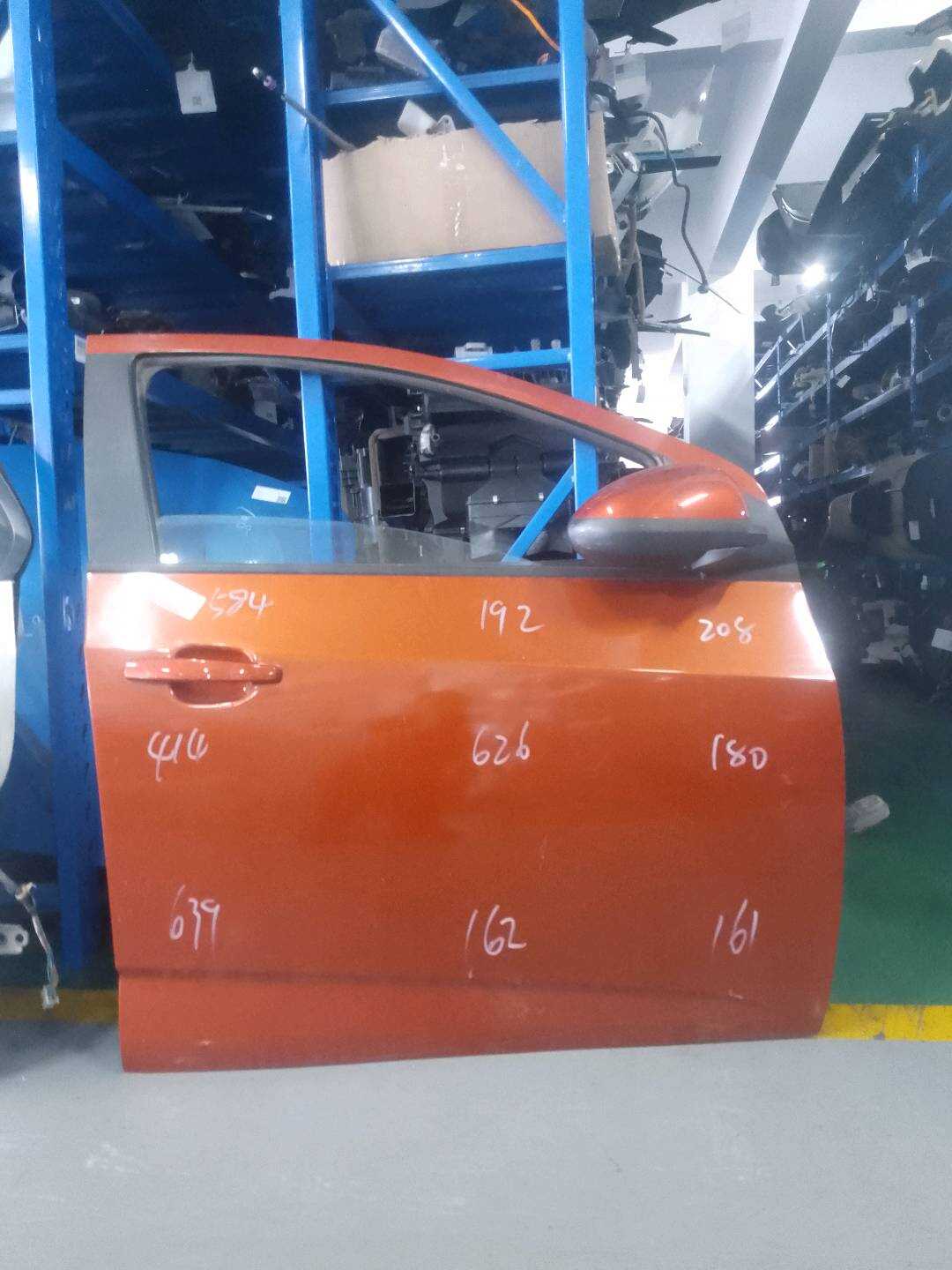95940508 前门壳(右)
