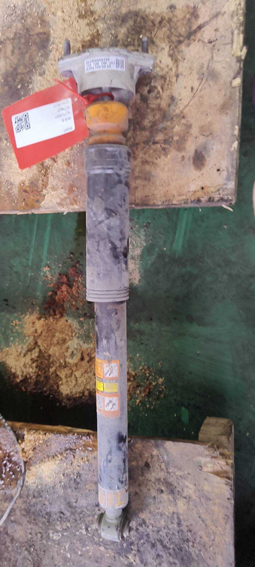 A2043260200 后减震器总成
