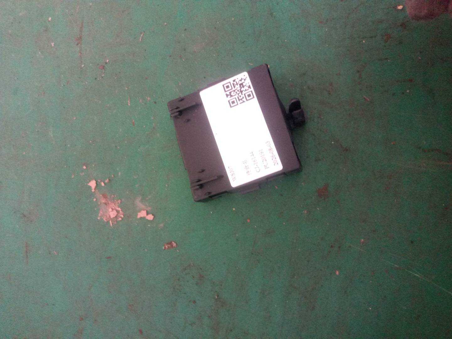A1669006005 前车门控制单元(右)