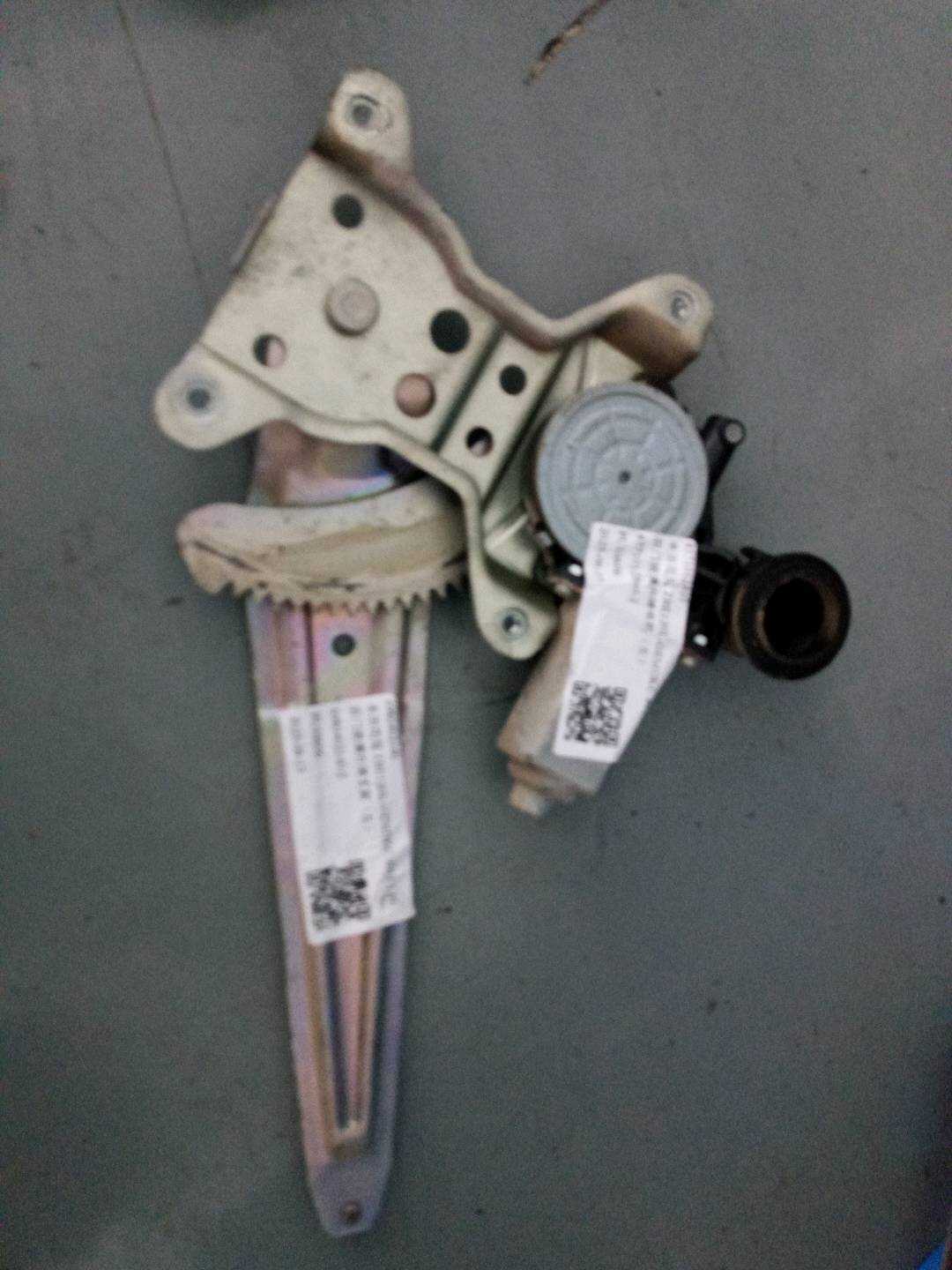 8571012310 后门玻璃升降电机（左）