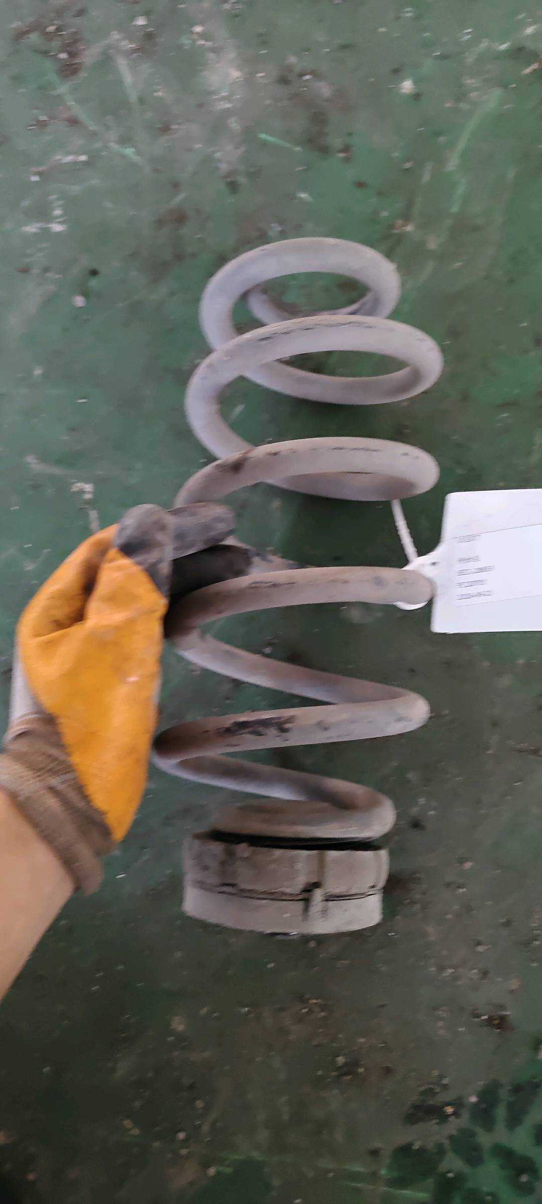 4F0511115BQ 后减震器螺旋弹簧
