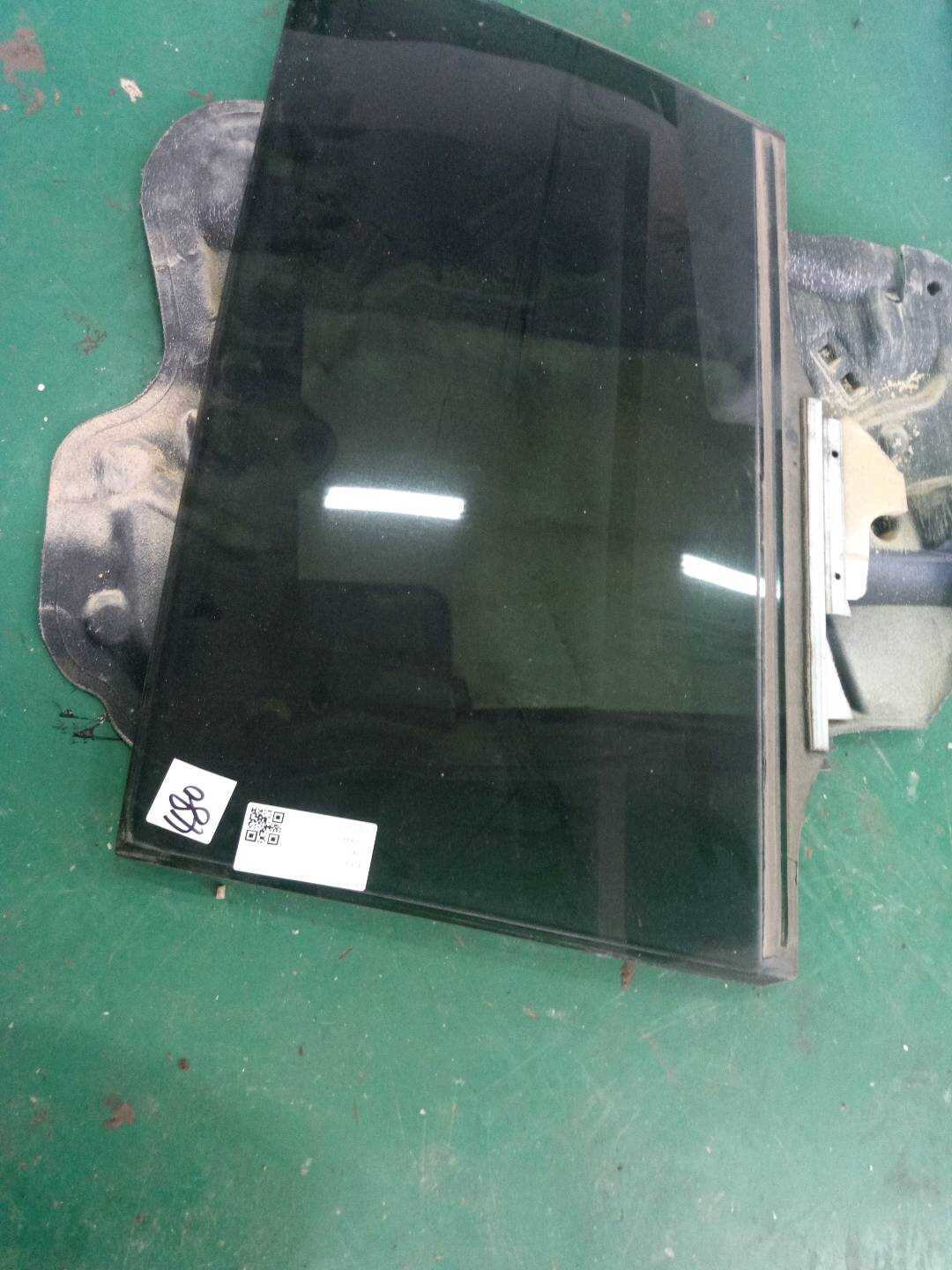 681040R030 后门玻璃(左)