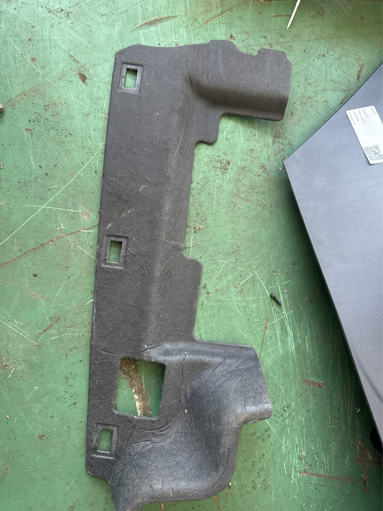 LR054322 Spacer - Instrument Panel