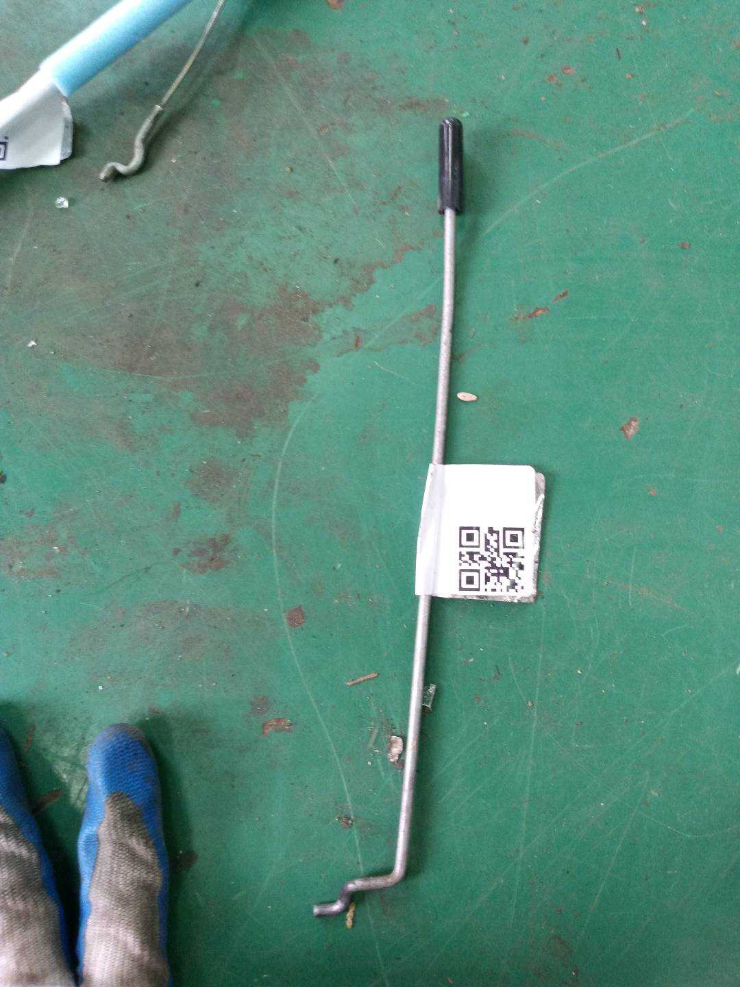51219800631 后门锁止杆(左)