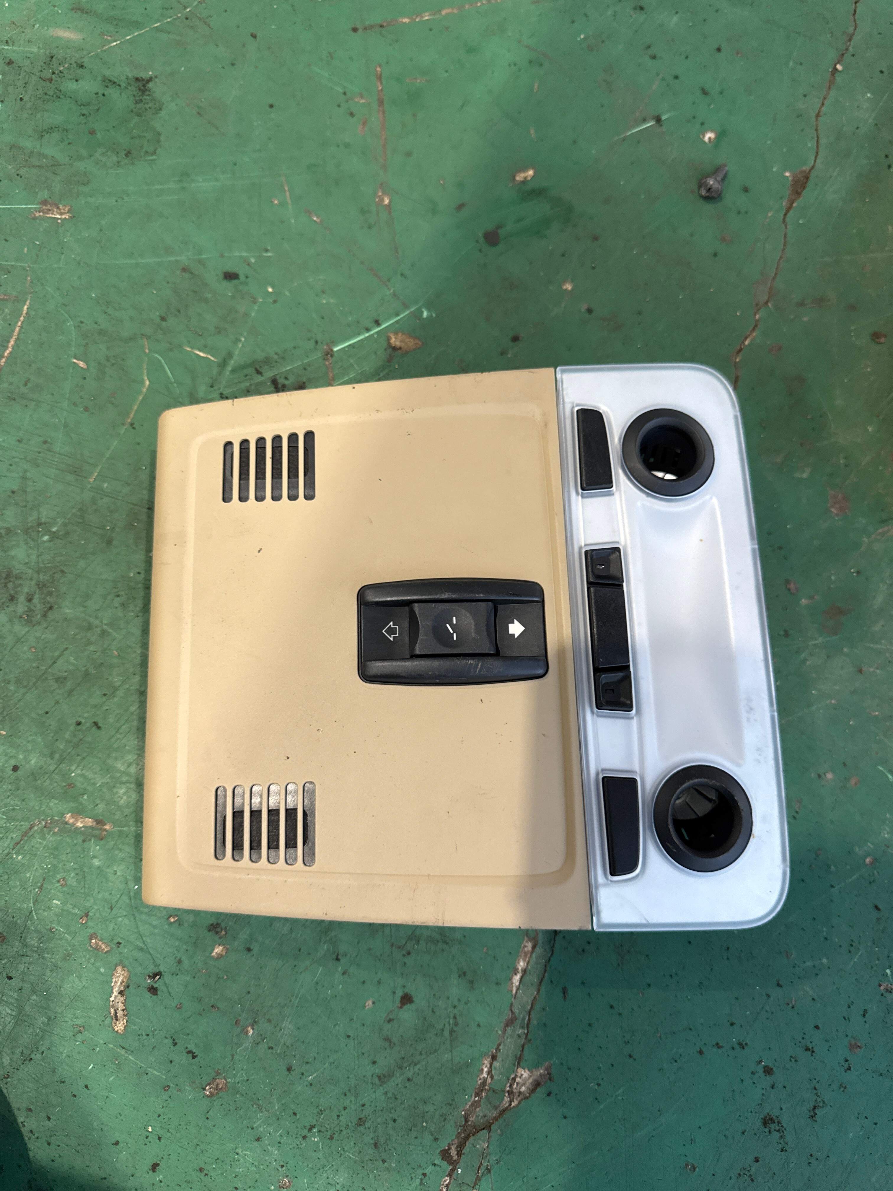61319225527 Roof Console