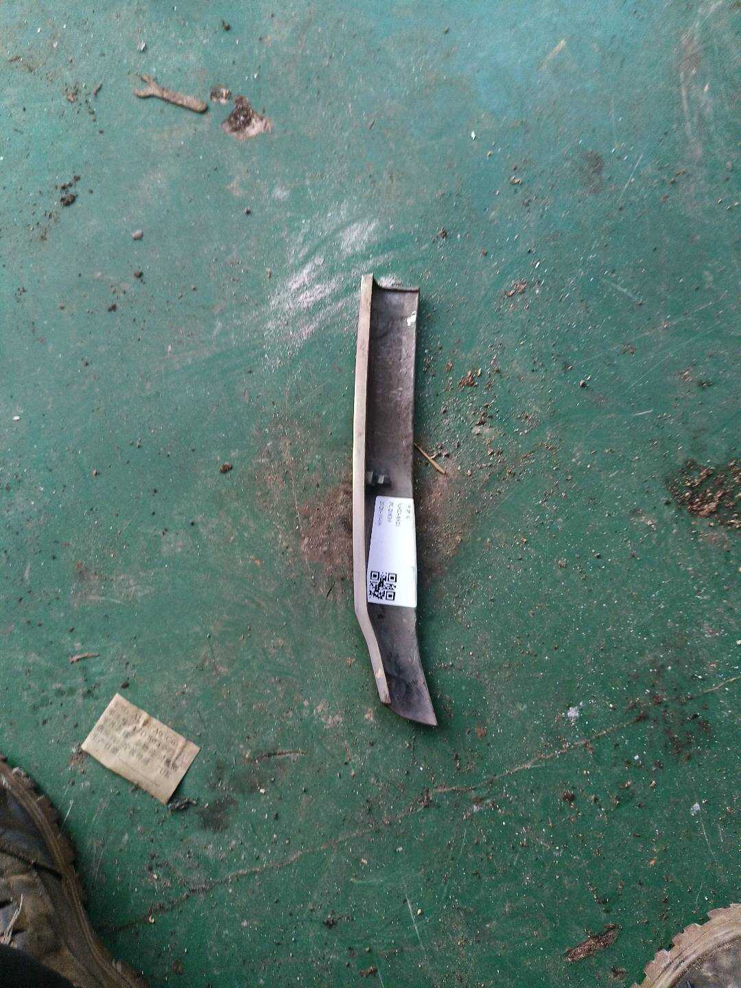 71124TL0G11 中网饰条(右中)