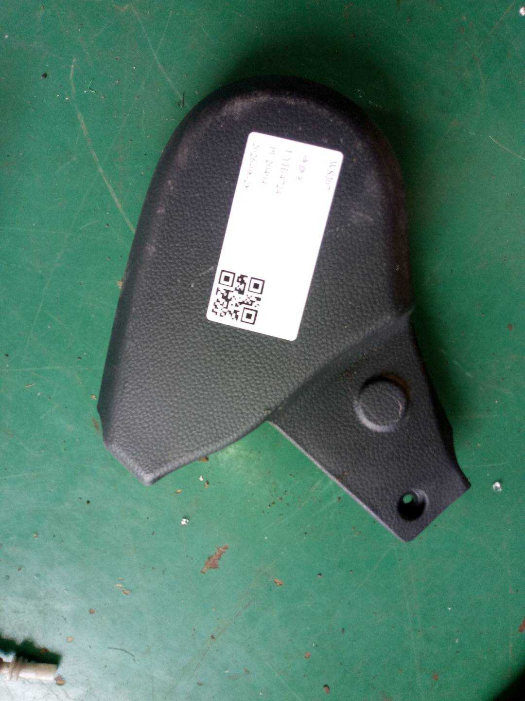 88192B3000RYN 驾驶员座椅侧饰板(右)