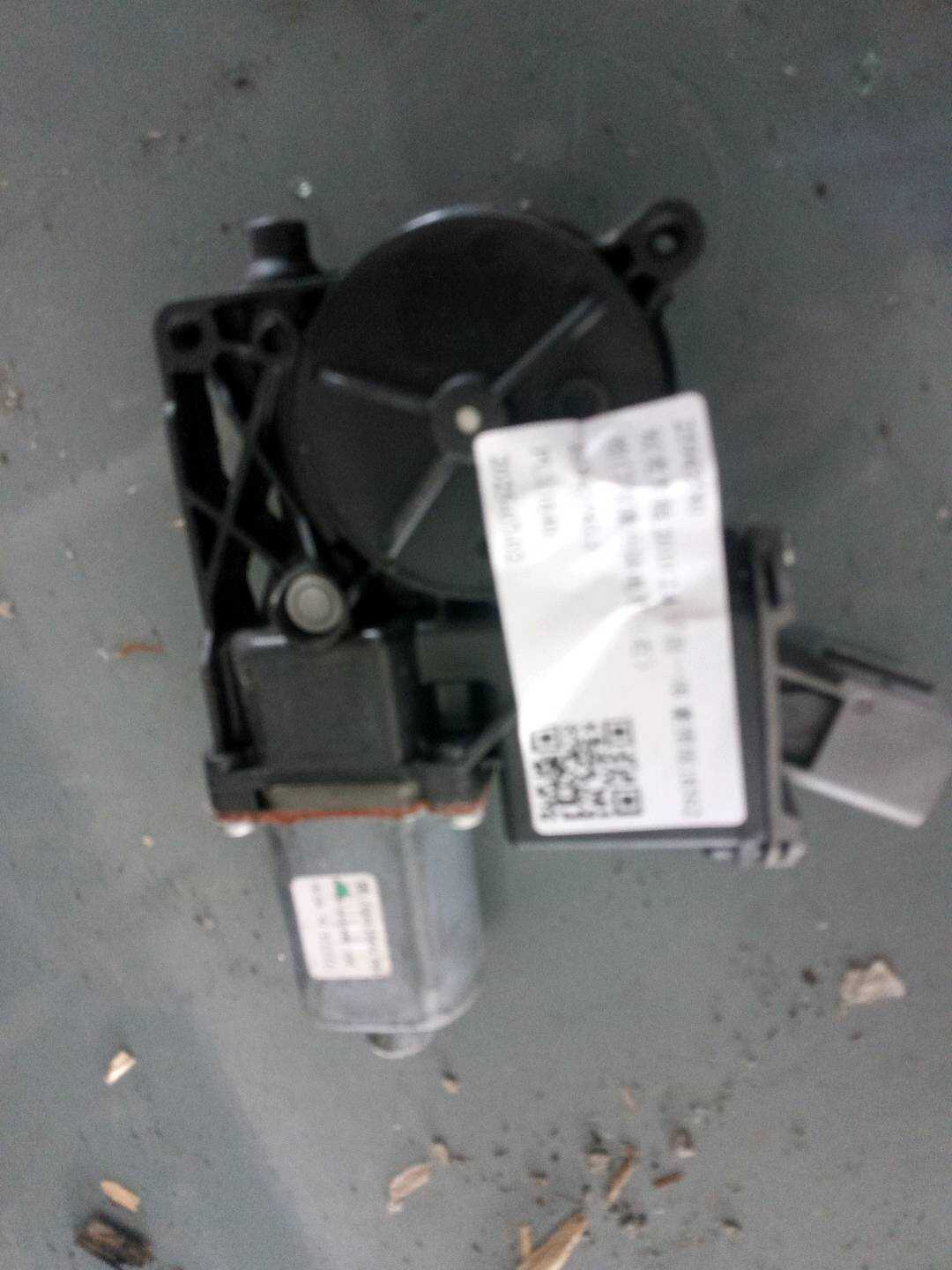 25943580 Front Door Window Motor, Right