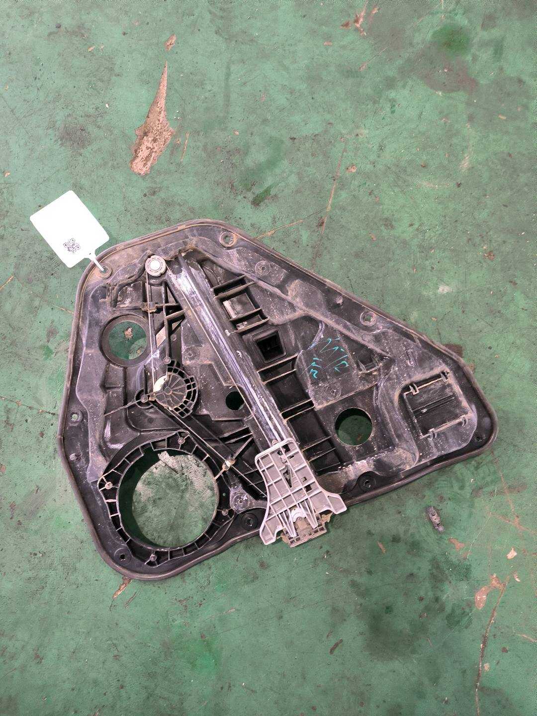 83481B3000 后门玻璃升降支架(右)