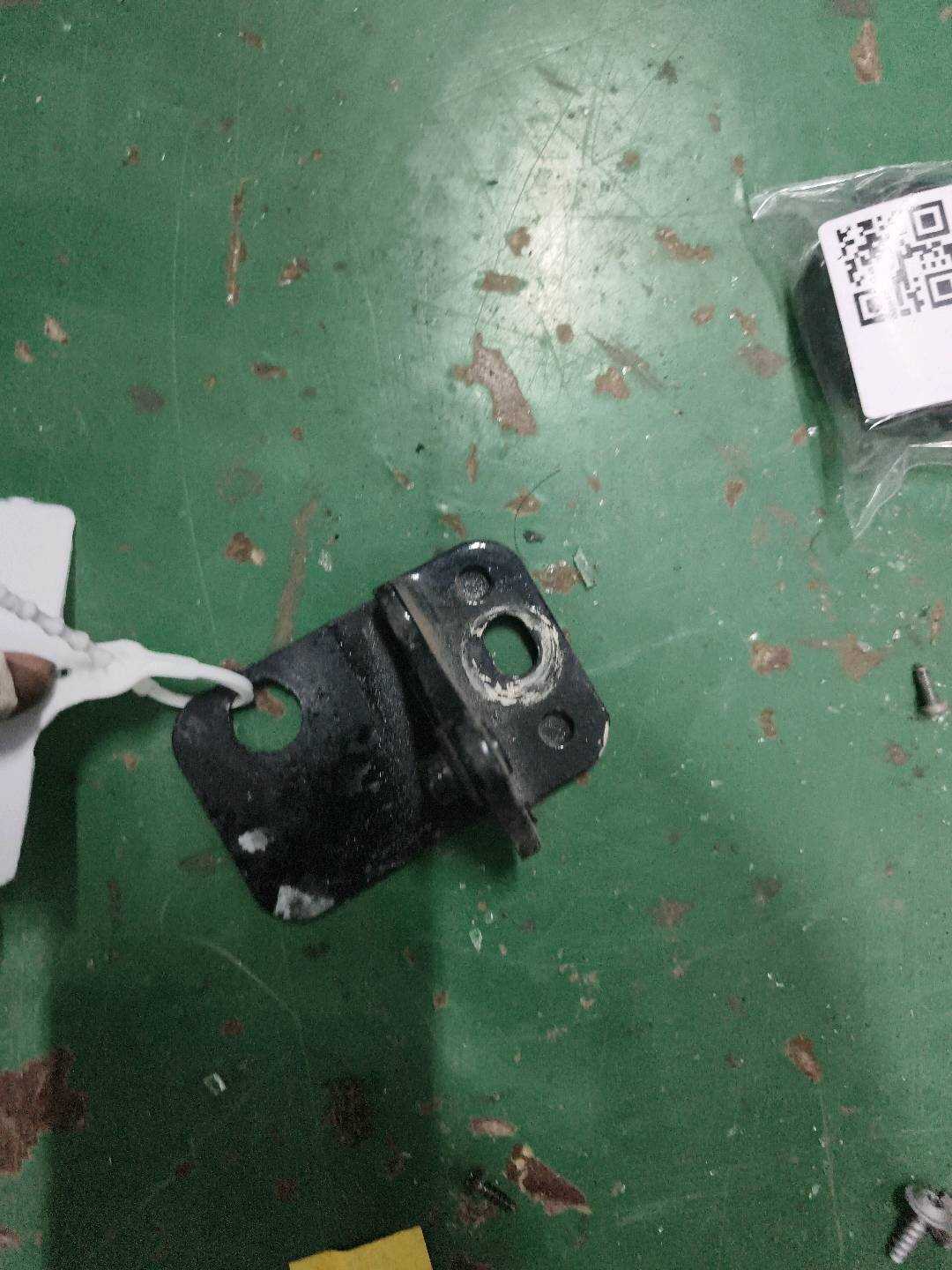 4L0833411A 后门铰链(左下)