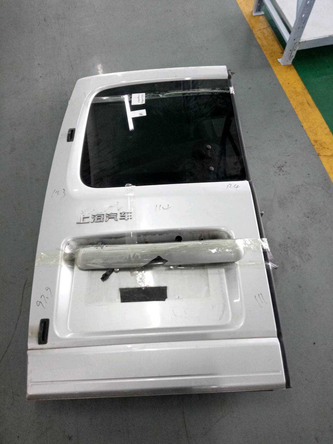 C00098875 尾盖总成