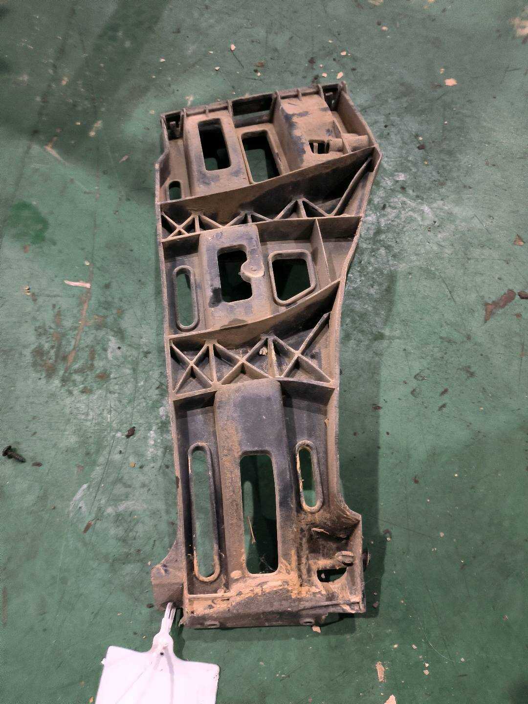 A2218850263 后保险杠导向件支架(右)