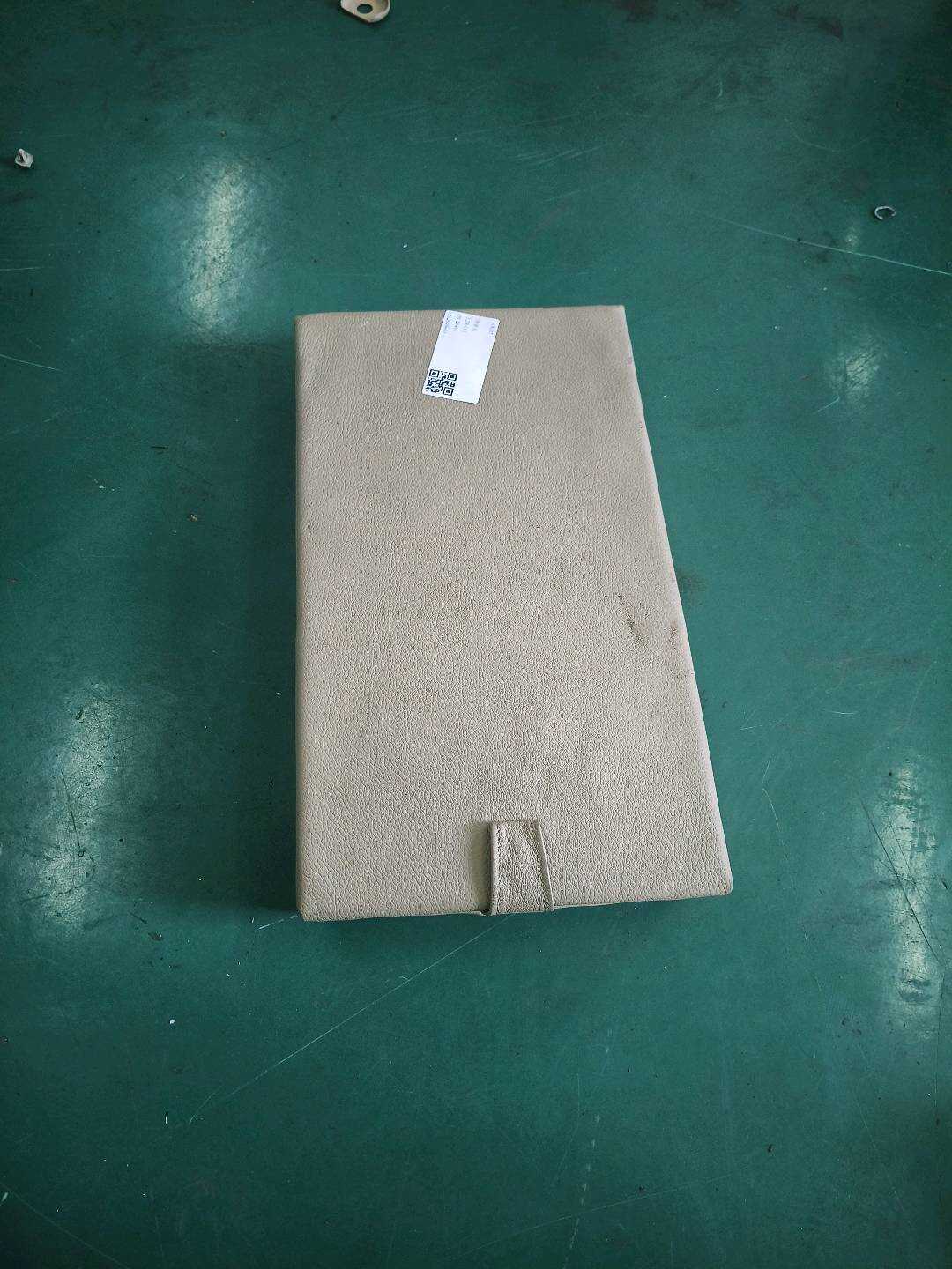 52207256240 后排座椅中央扶手箱