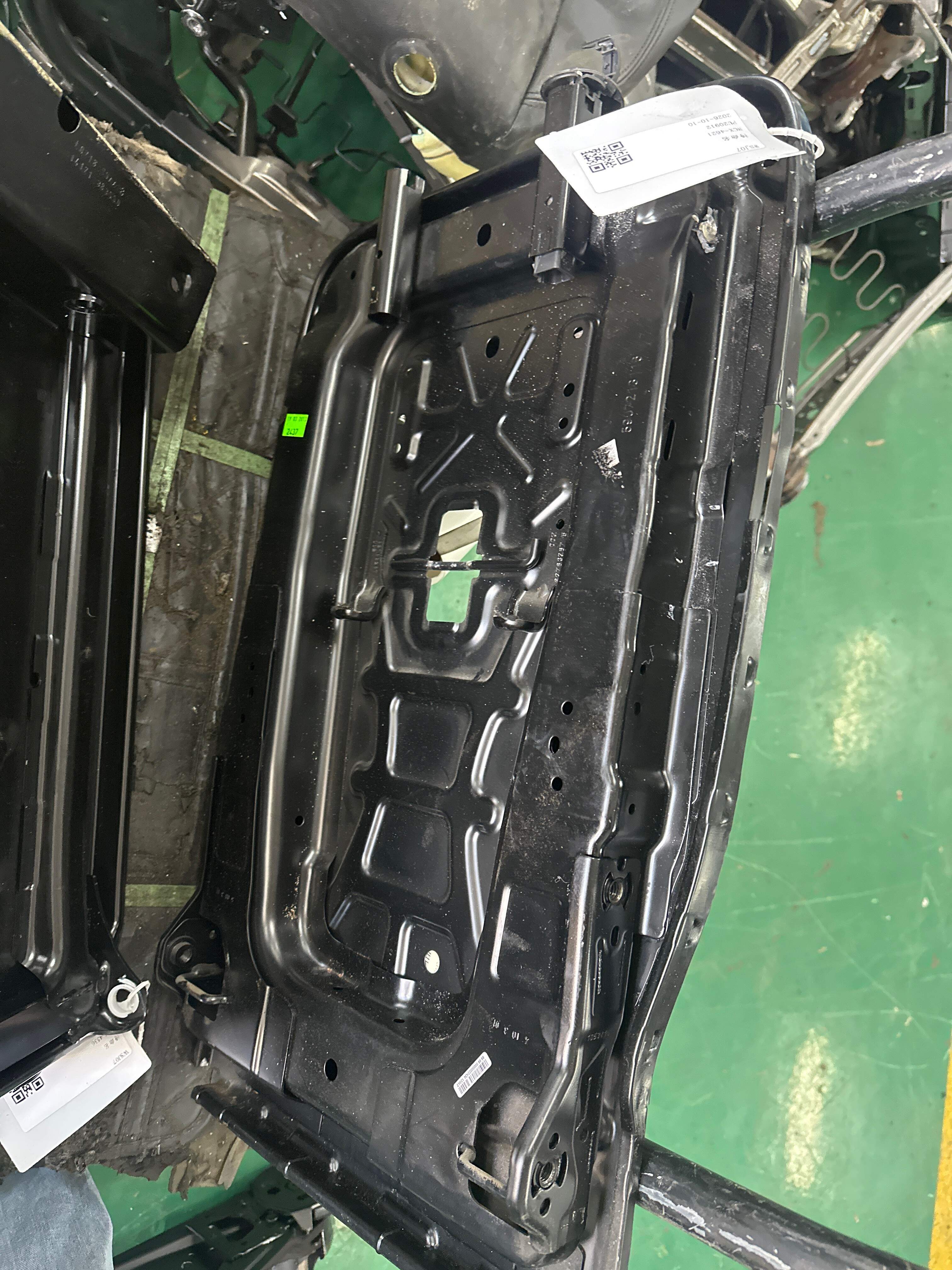 7N0885501A 后座椅靠背骨架