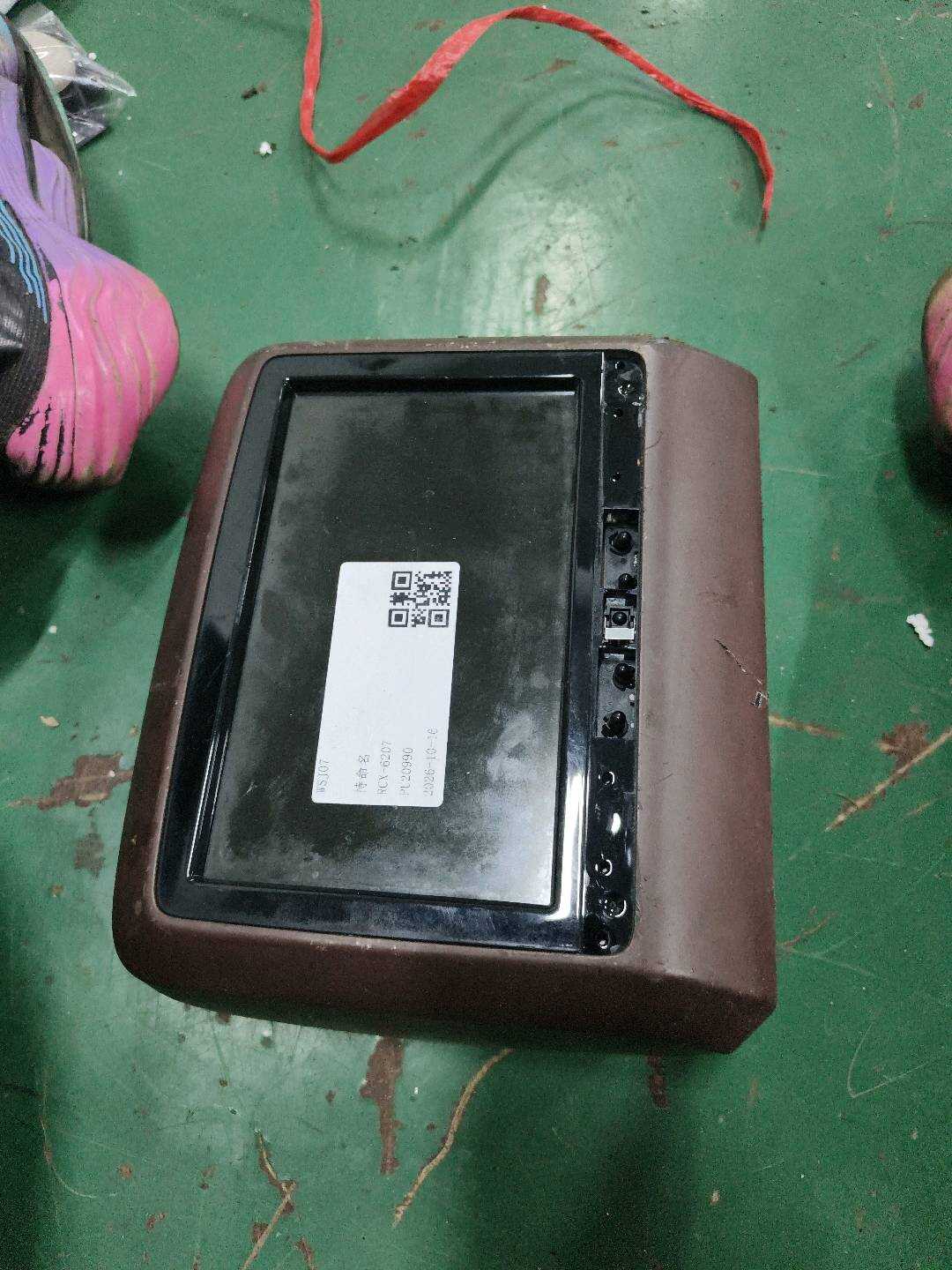 A22187068893478 前座椅头枕显示器（右）