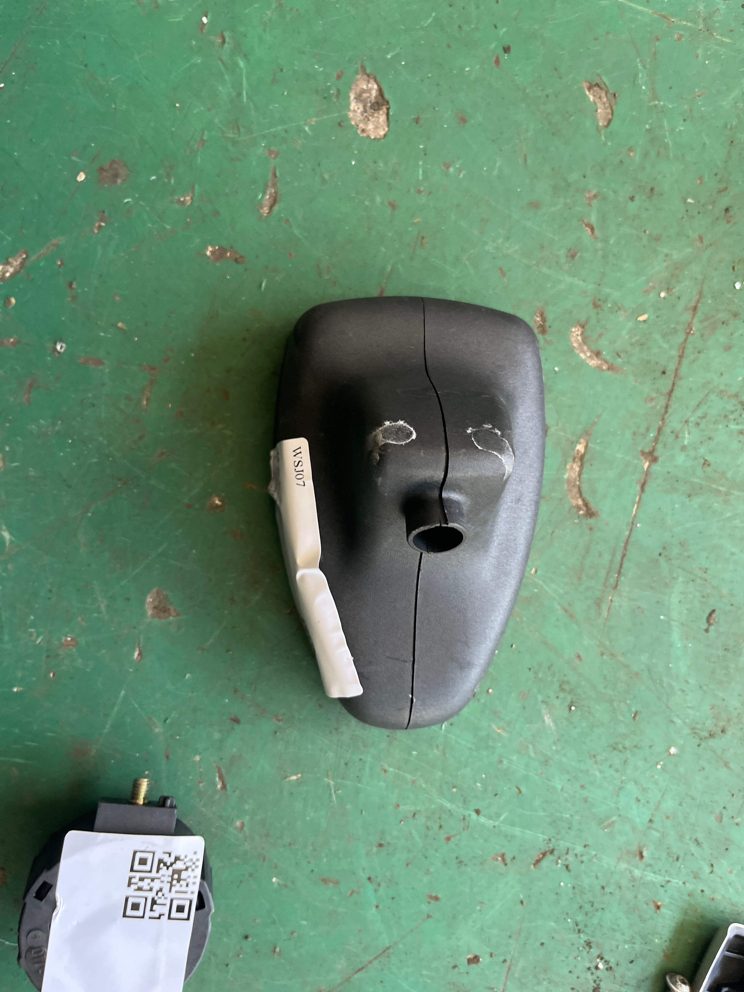 51168257203 内后视镜镜脚盖板