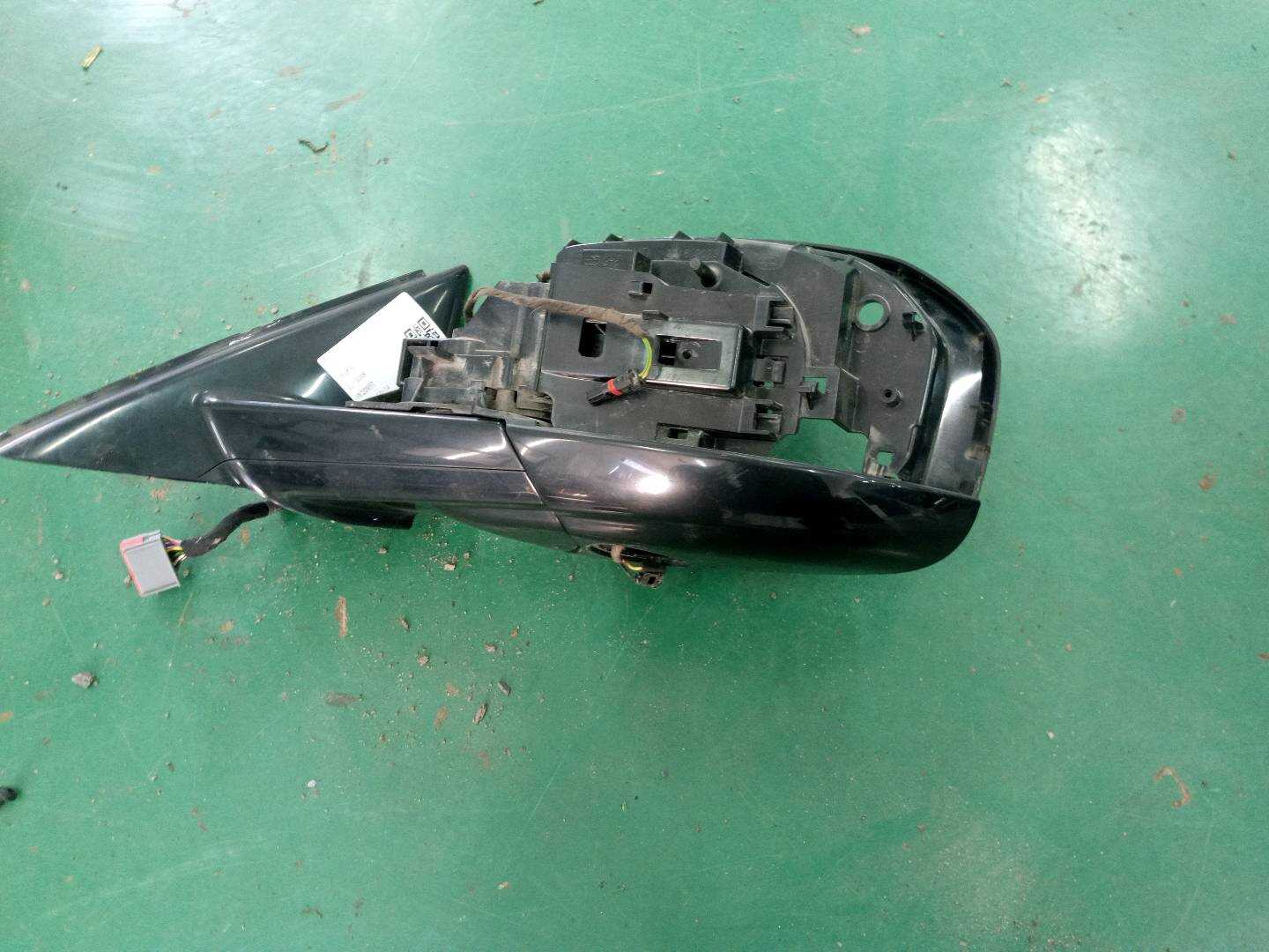LR025188 倒车镜固定座（左）