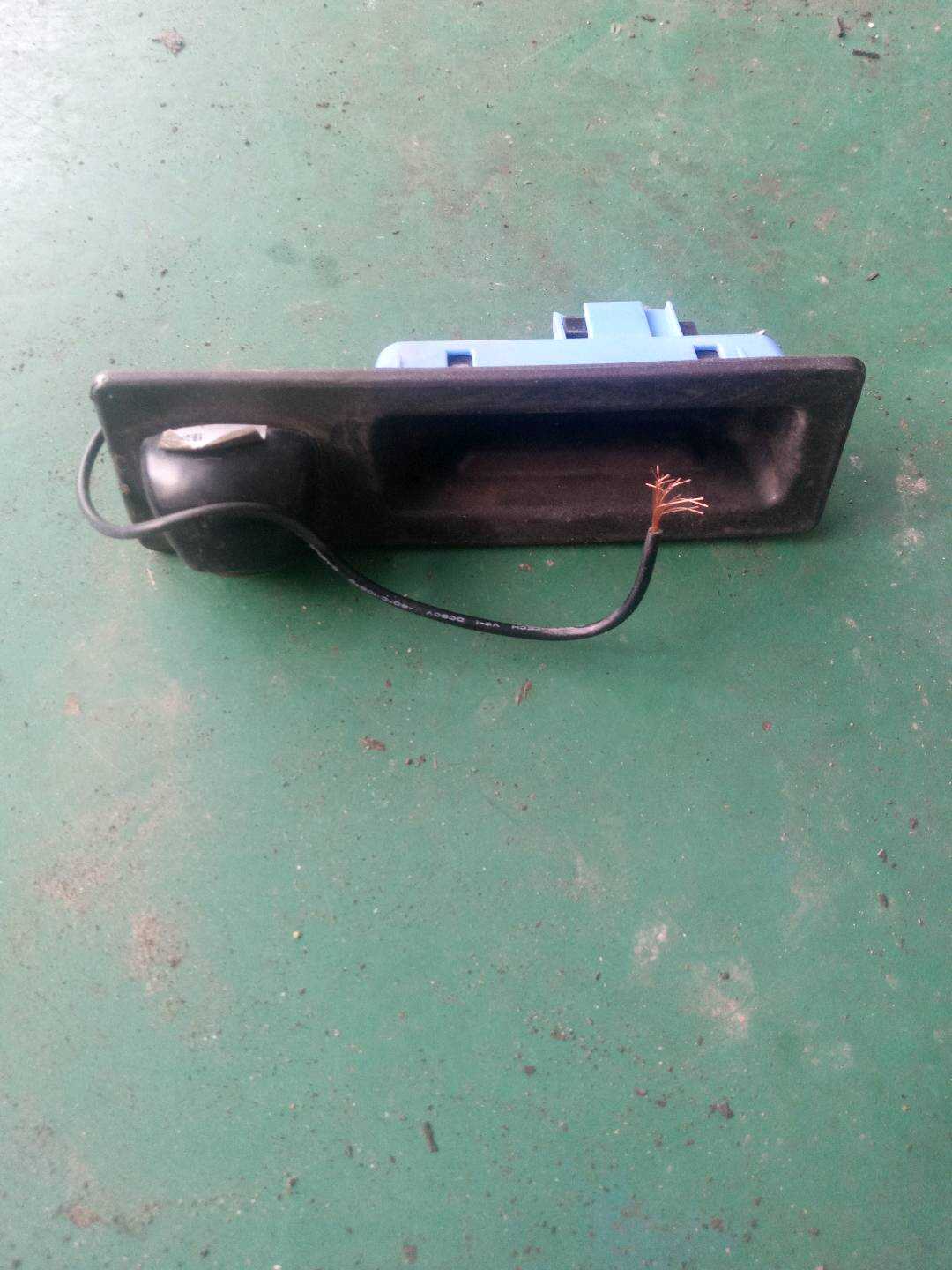 51247368752 尾盖开启开关