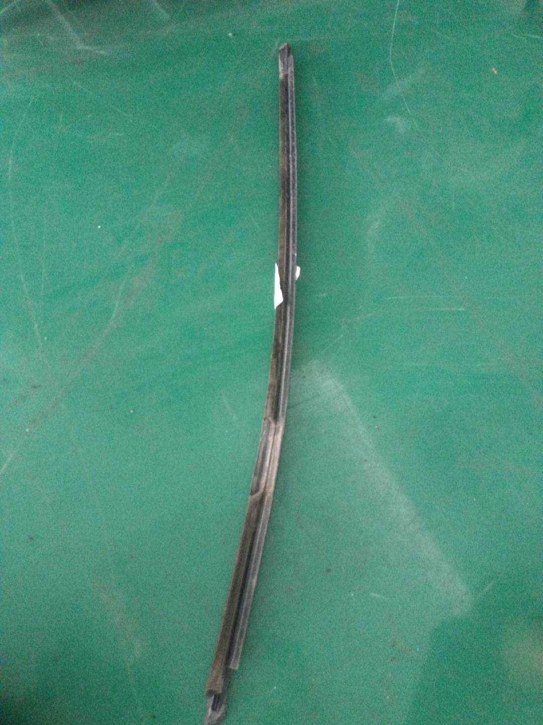 5GD8394789B9 后门玻璃压条(右外)