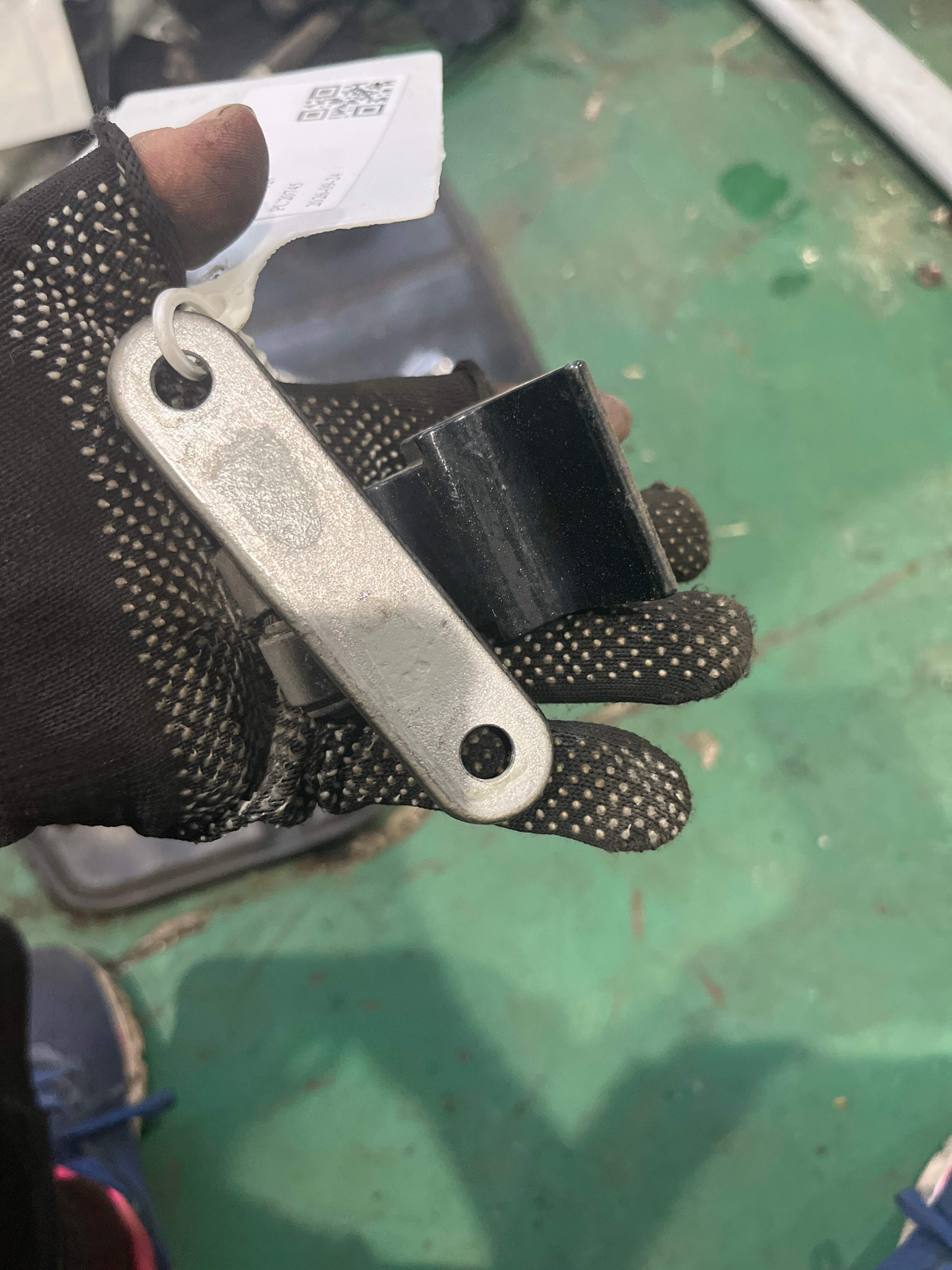 41007228157 Front Door Hinge (Lower Left)