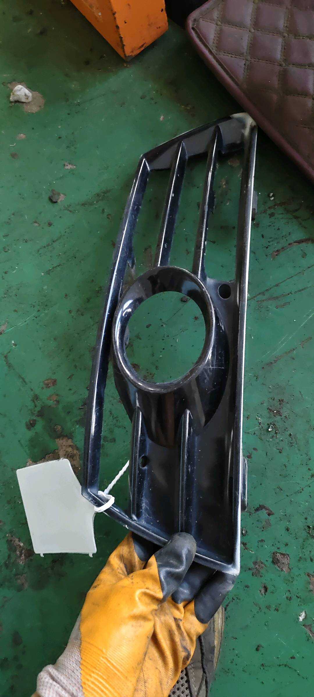 3C8853666C 前雾灯护罩(右)