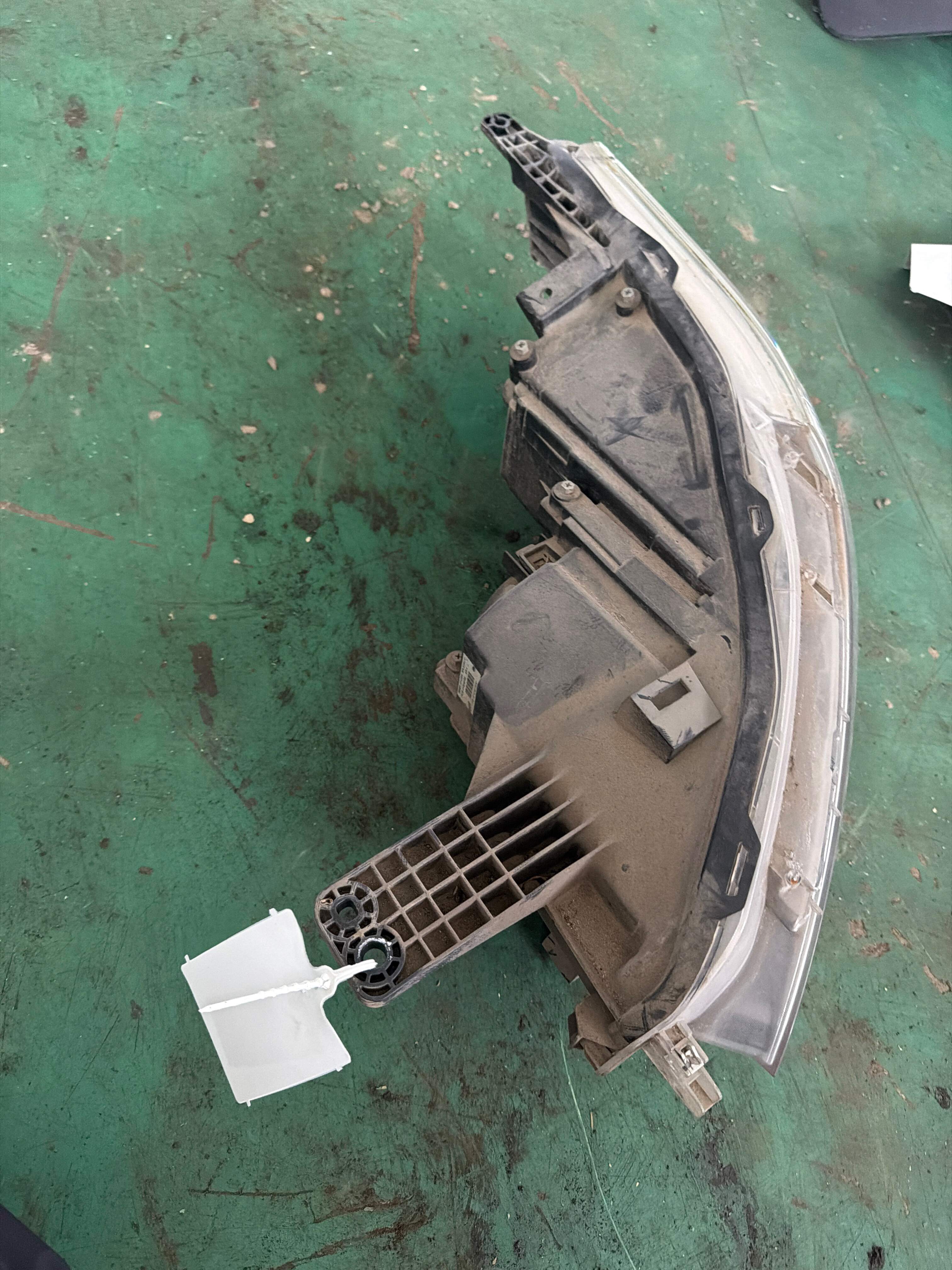 SCF4121010C Front Headlight Assembly, Left
