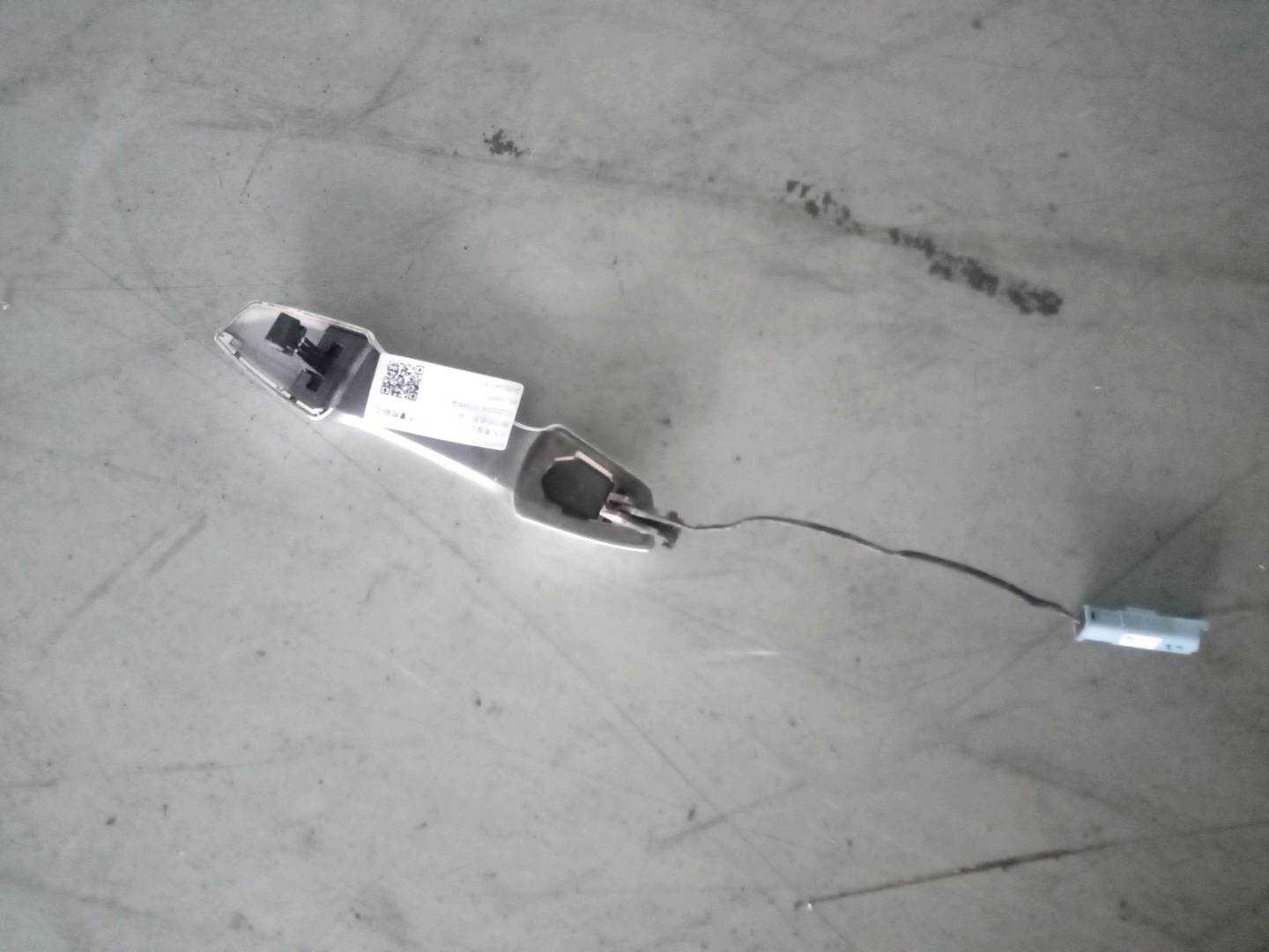 6600000297 前门外拉手（右）