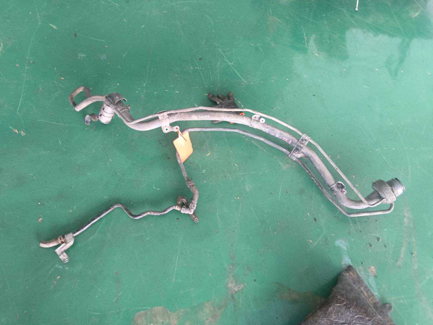 772010R020 燃油箱加油管