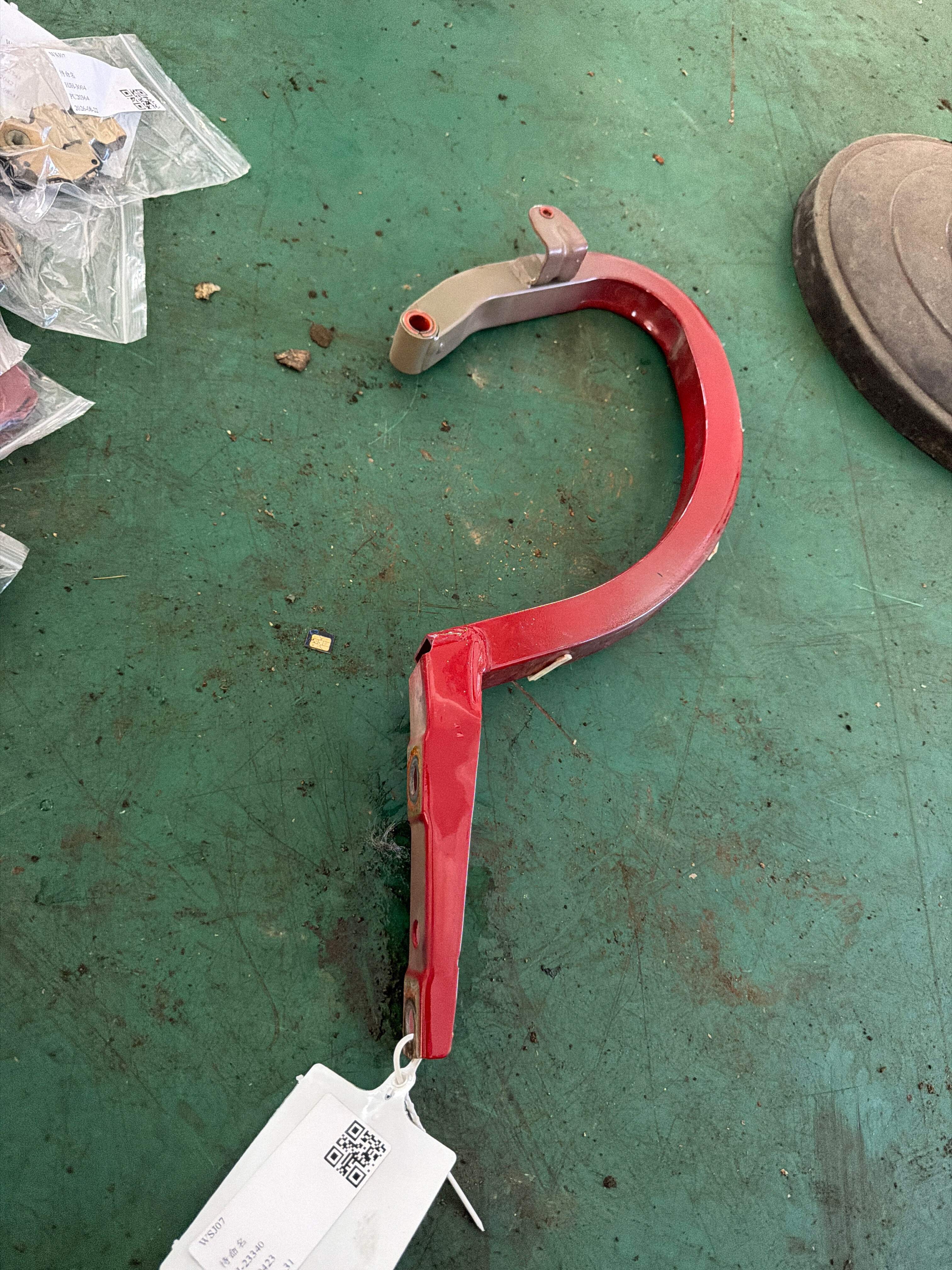 41007420784 Trunk Lid Hinge, Right