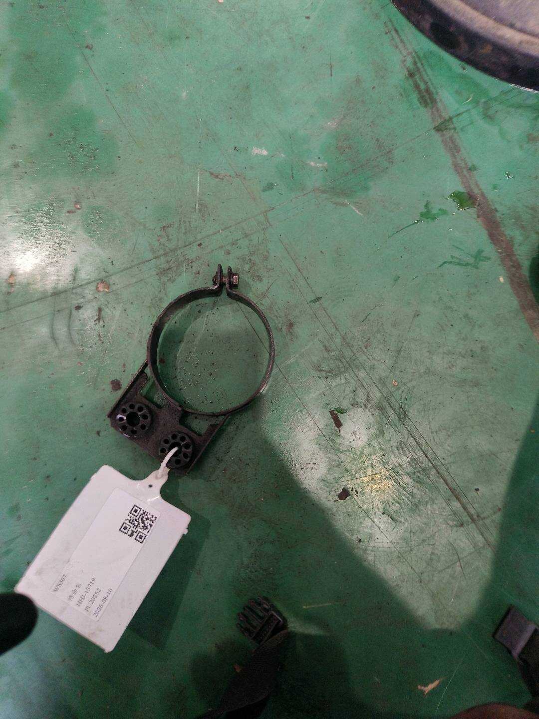 32411094917 转向助力泵贮油罐卡箍