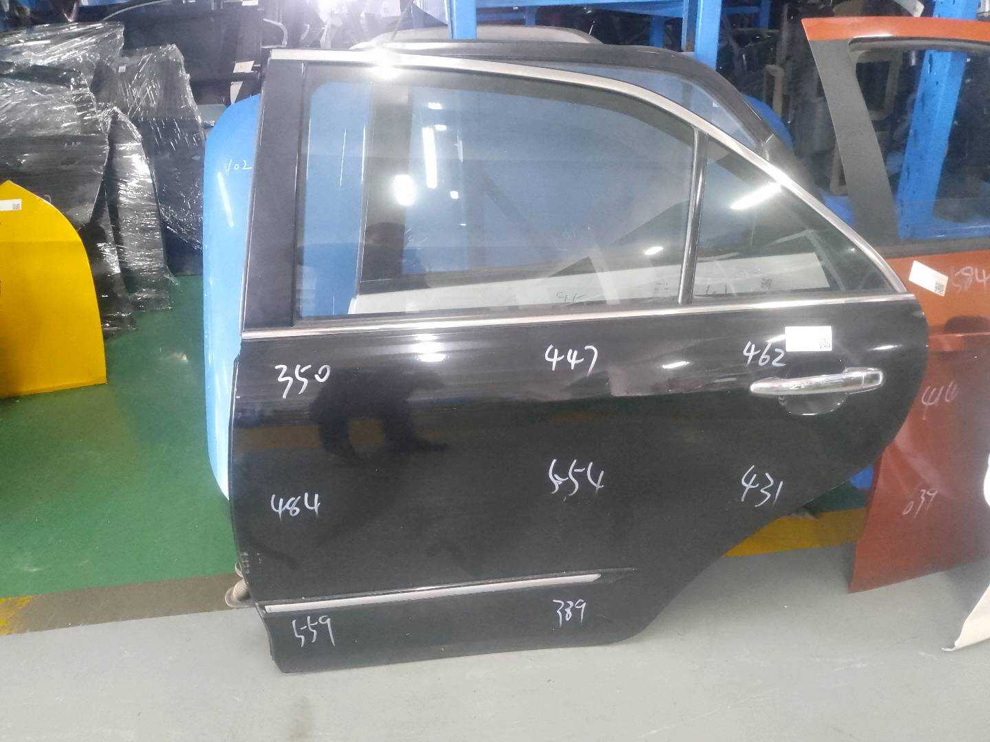 6700406142 后门壳(左)