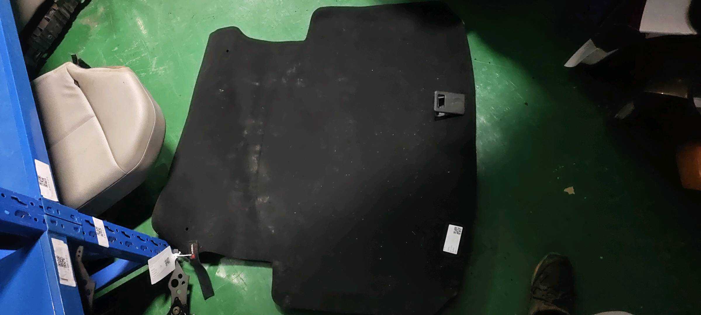 A20468062019F08 Trunk Carpet