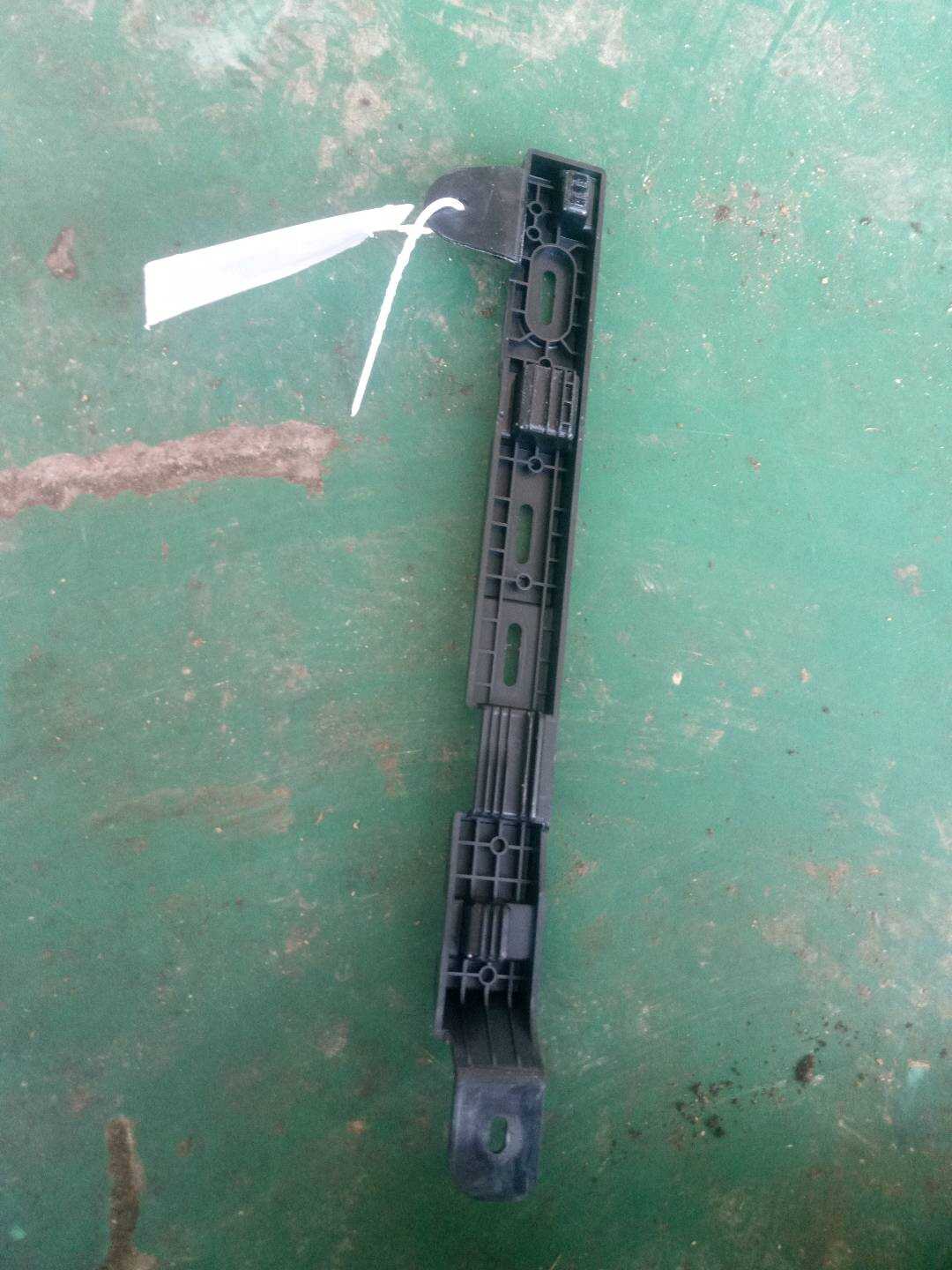 GR2BF132B22BA B柱内衬支架(右下)