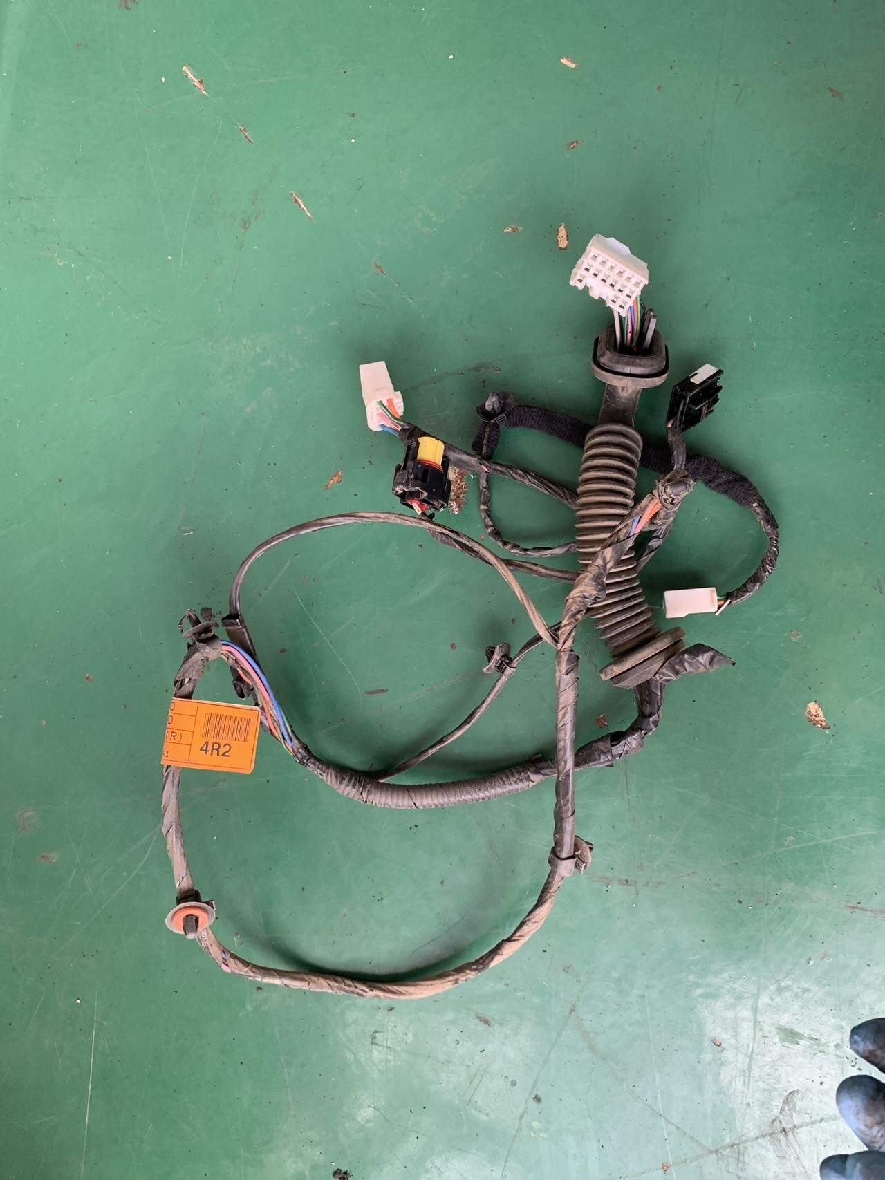 916600U040 后门线束(右)