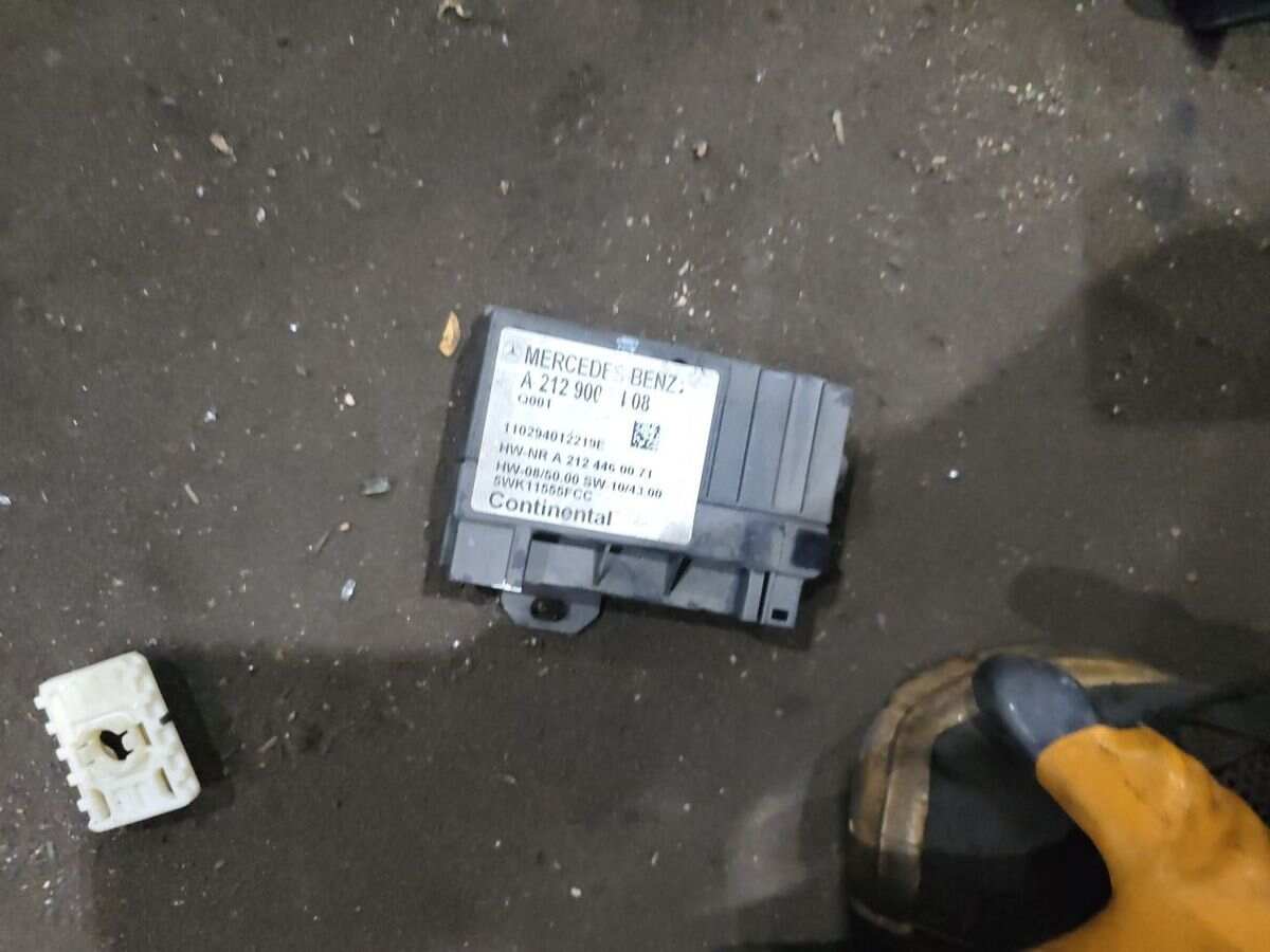 A2129003408 Fuel Pump Control Unit