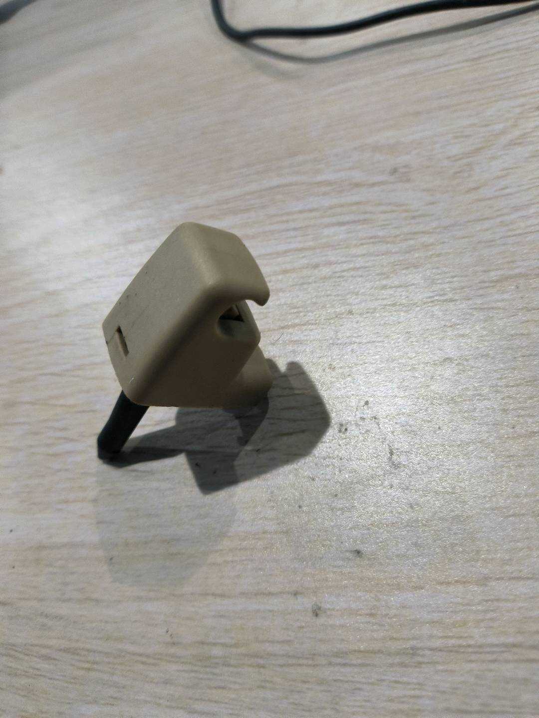 51447216867 遮阳板卡扣