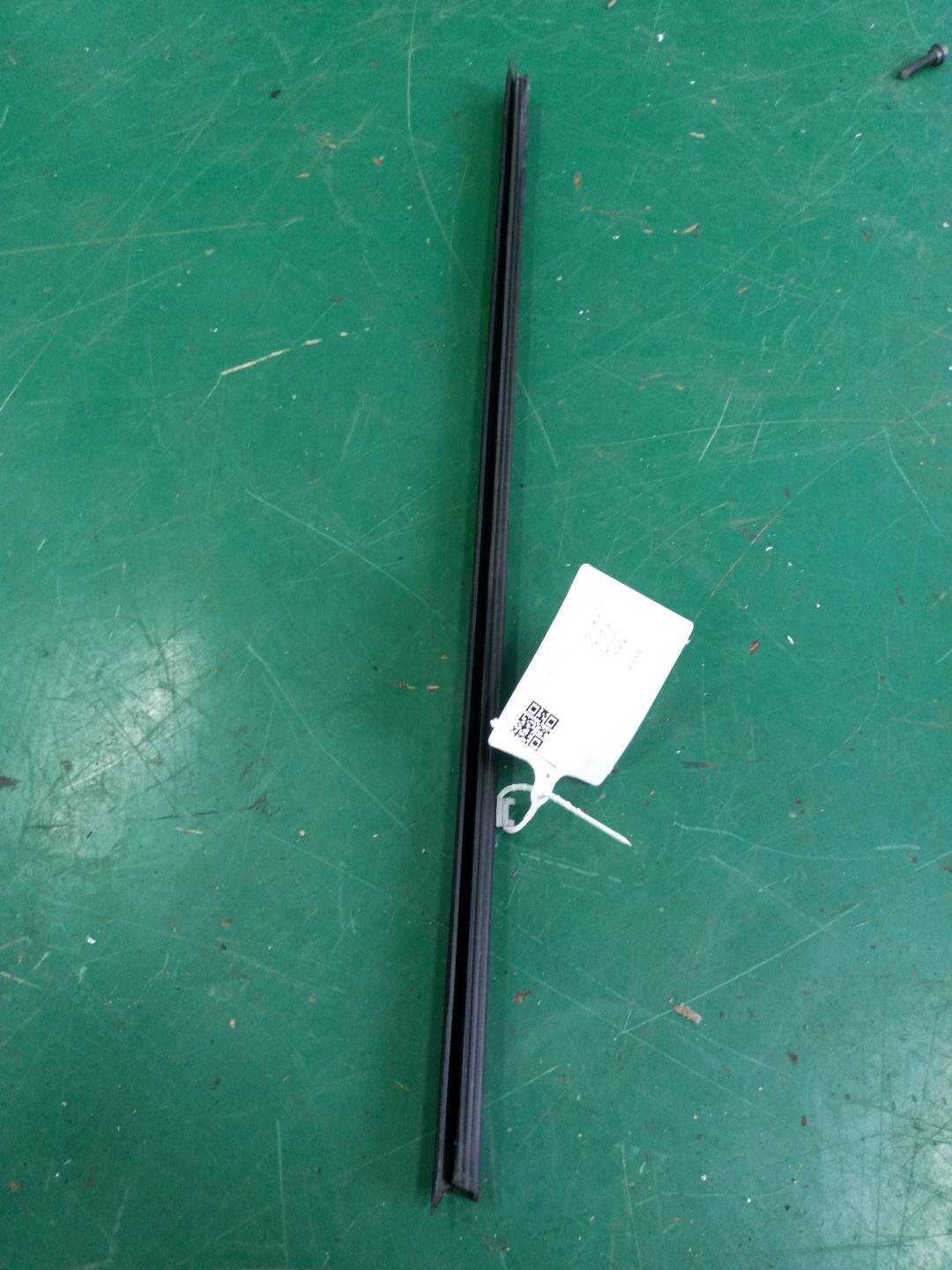 51337179428 前门玻璃压条(右内)