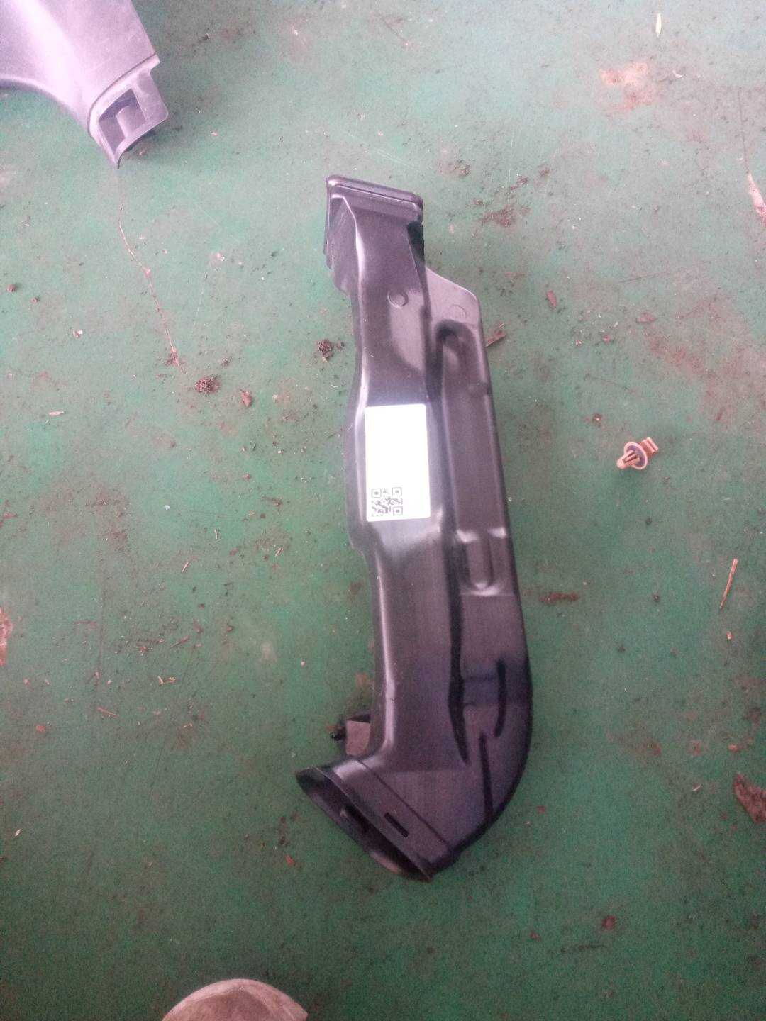 8T1819655 Dashboard A/C Duct, Left