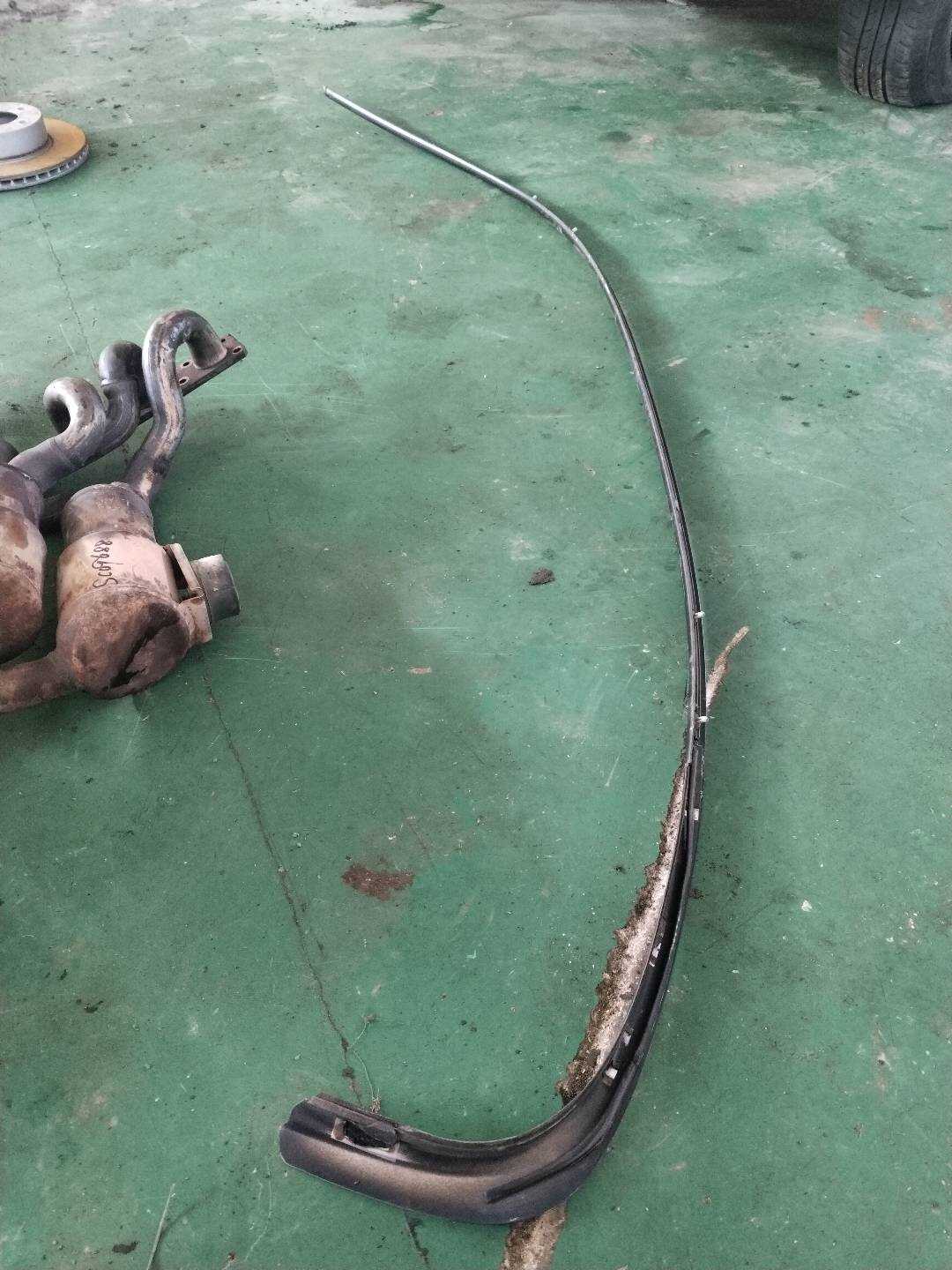 51137117244 Side Body Roof Trim Strip, Right