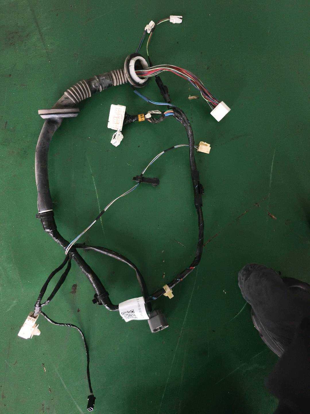 81820SC050 Front Door Wiring Harness, Left