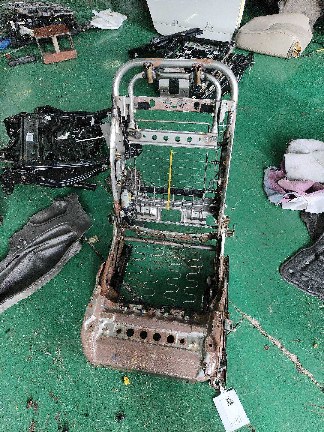 87151JC63A 驾驶员座椅骨架