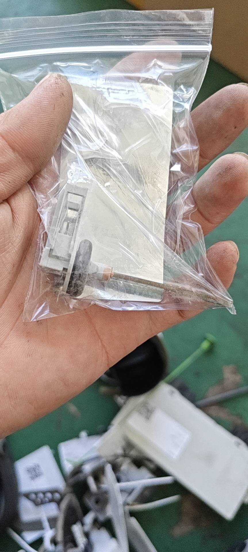 A1638300272 蒸发箱温度传感器