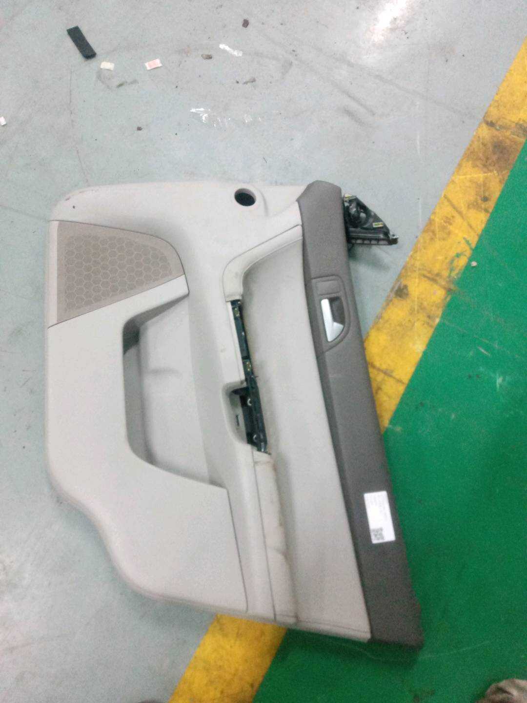 39806550 Front Door Trim Panel, Right