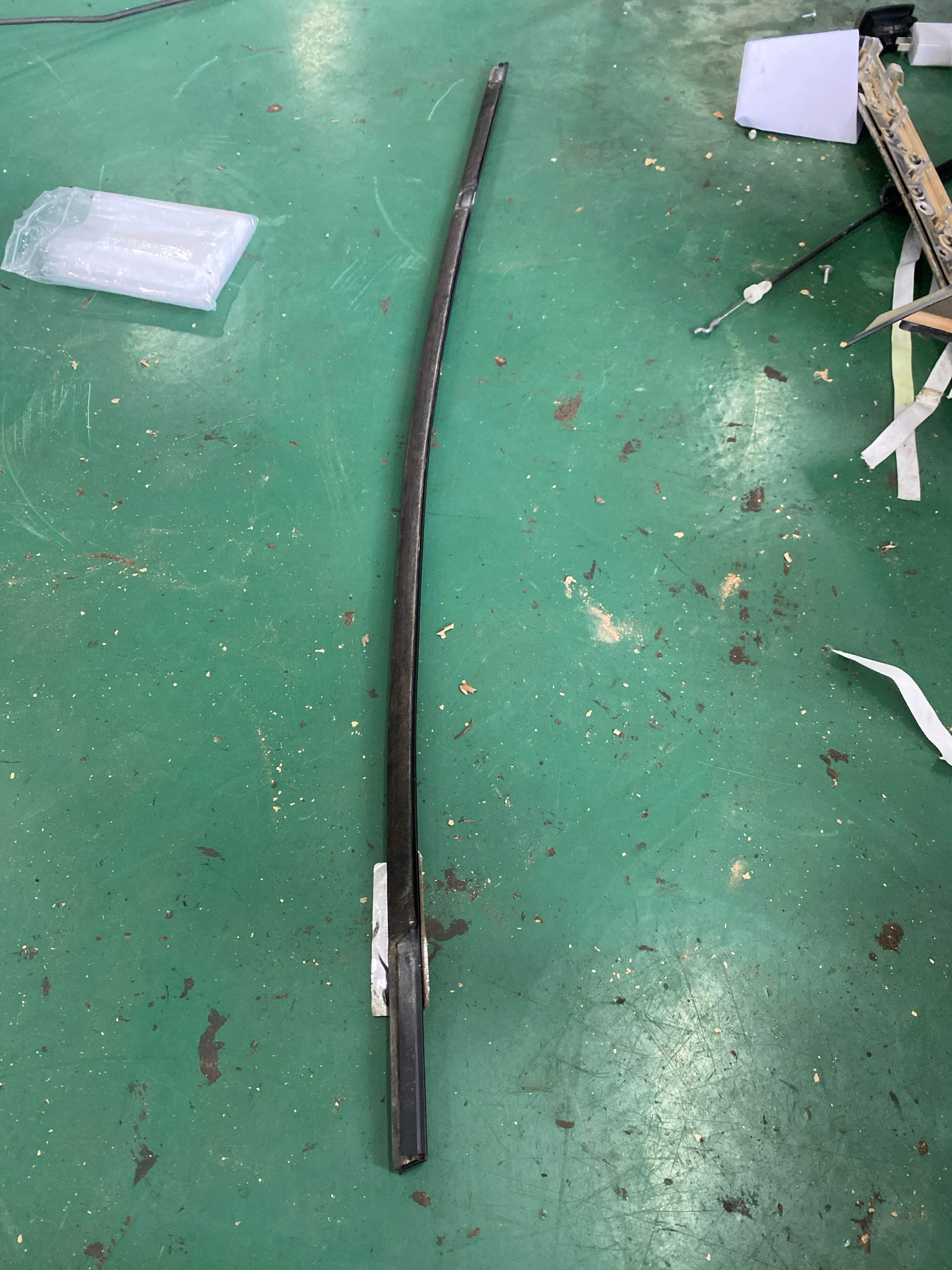 51357189095 Rear Door Window Molding (Left Outer)