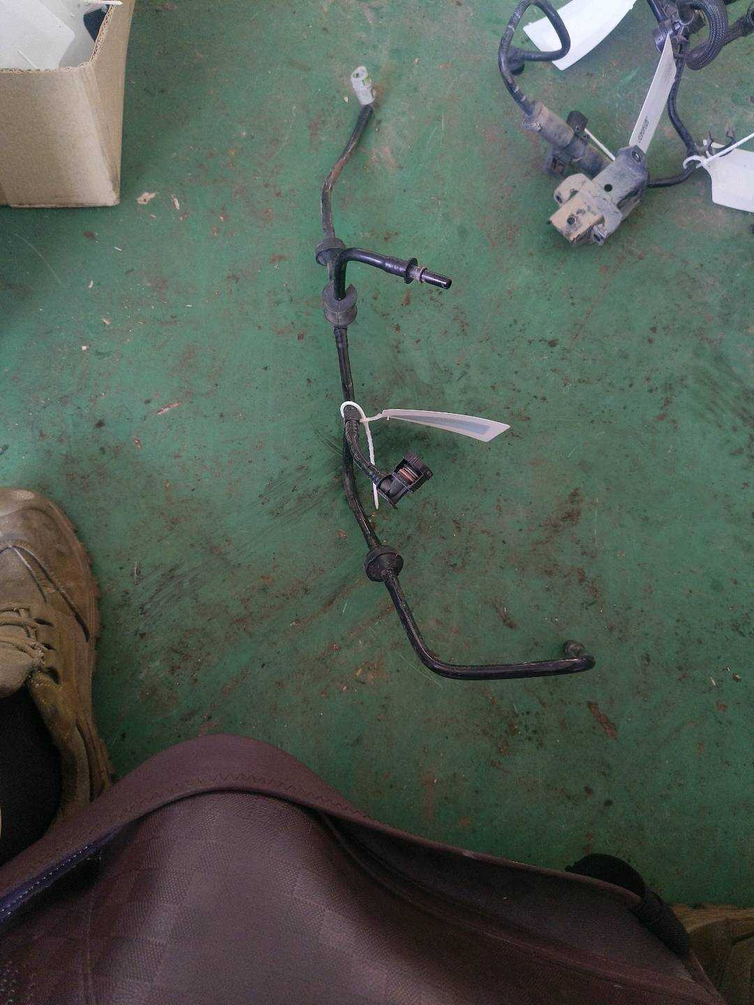 T2H3477 Brake Vacuum Pump Connecting Pipe