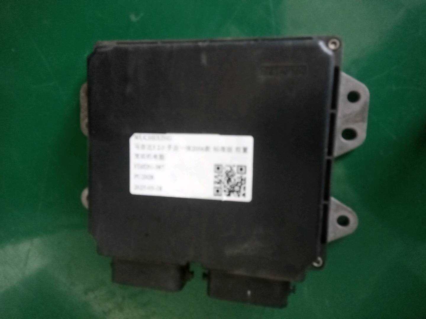 LFN818881D 发动机电脑