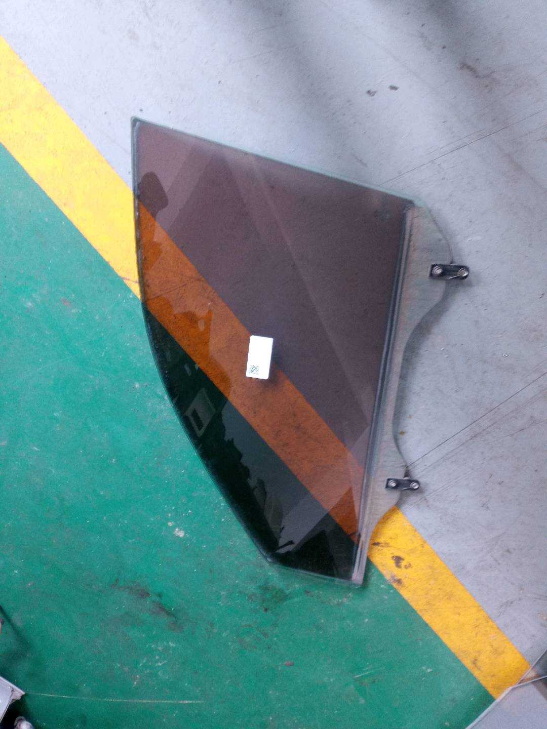 824101F020 前门玻璃(左)