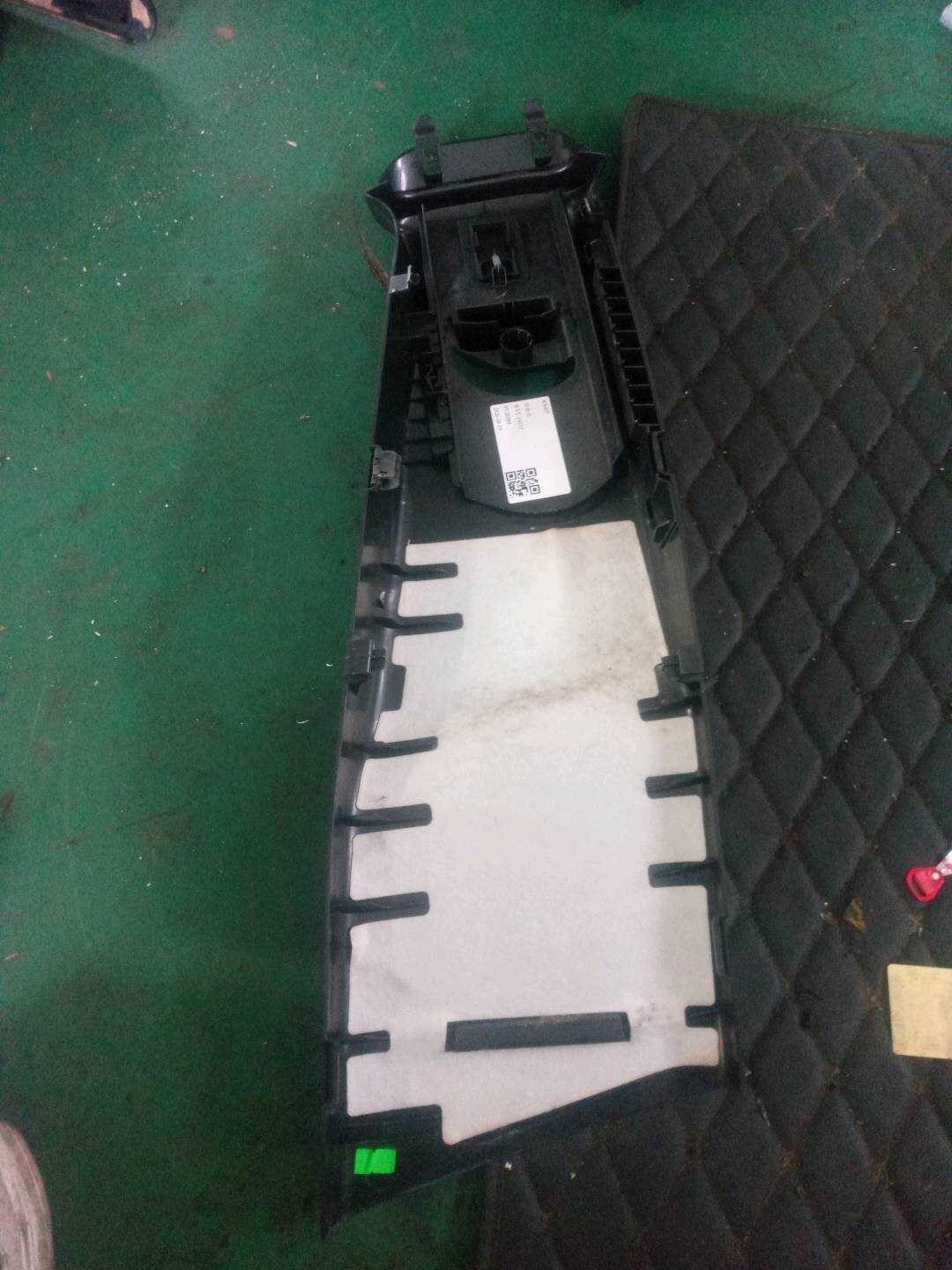 A15669041009H68 B柱内衬(左上)