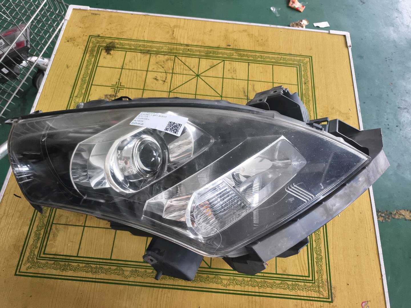 LT1251030A 前大灯总成（右）