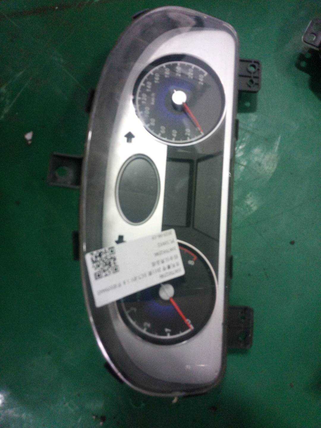 1067002586 组合仪表总成